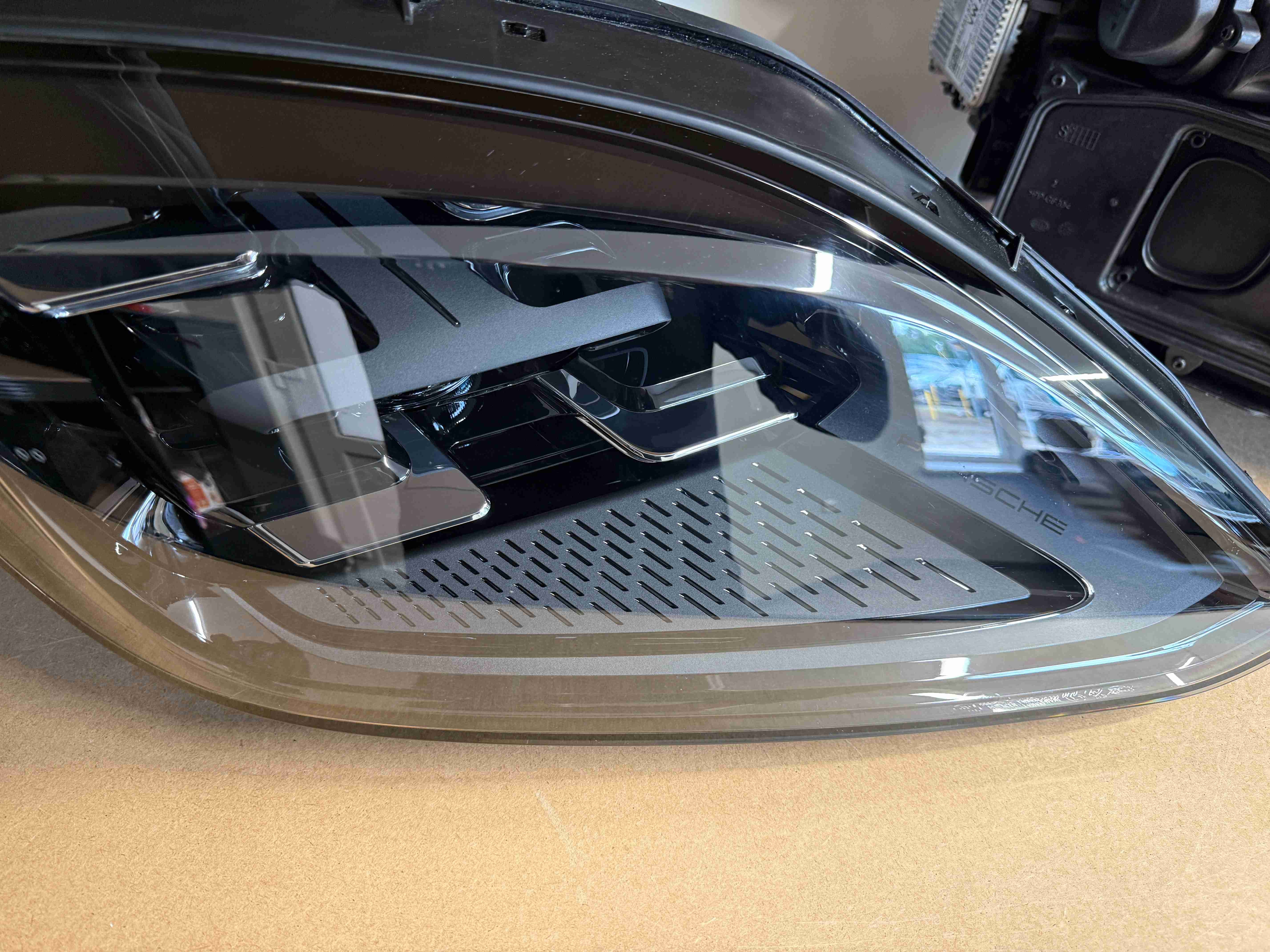 Фара левая Porsche Cayenne 120626-201