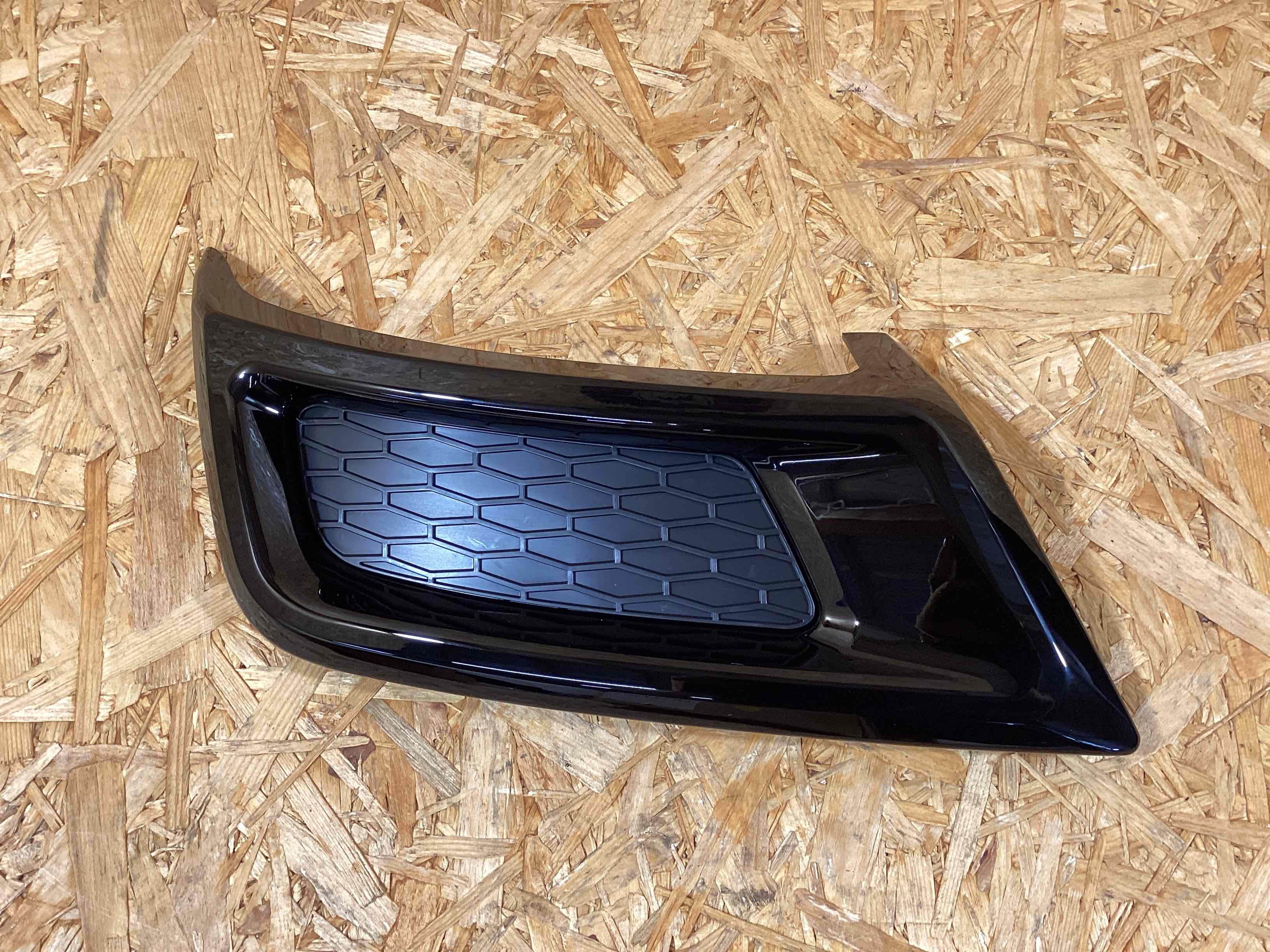 Заглушка, вставка (решетка) в бампер Land Rover Discovery Sport L550 120725-123
