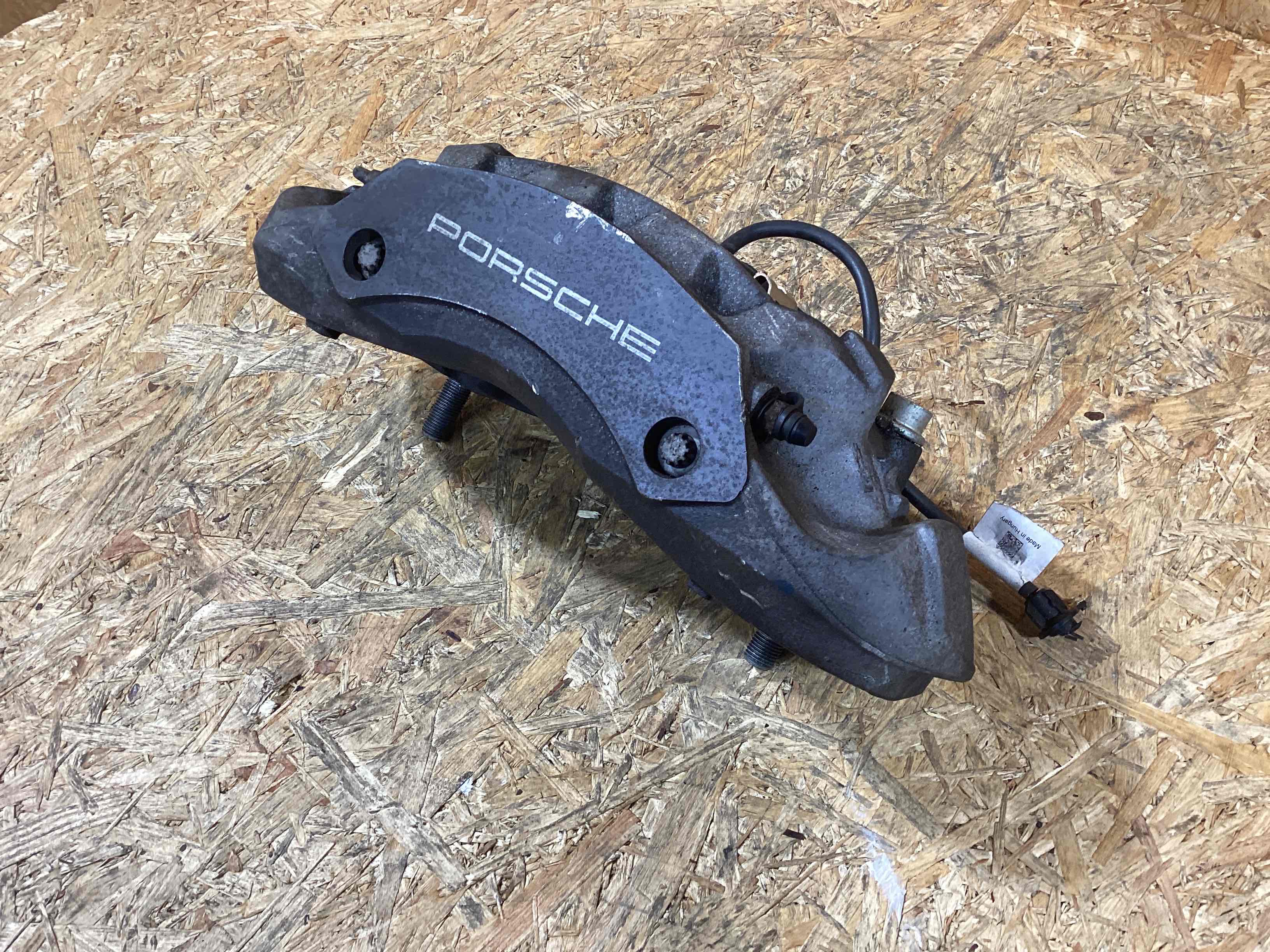 Суппорт передний правый Porsche Macan 121125-110