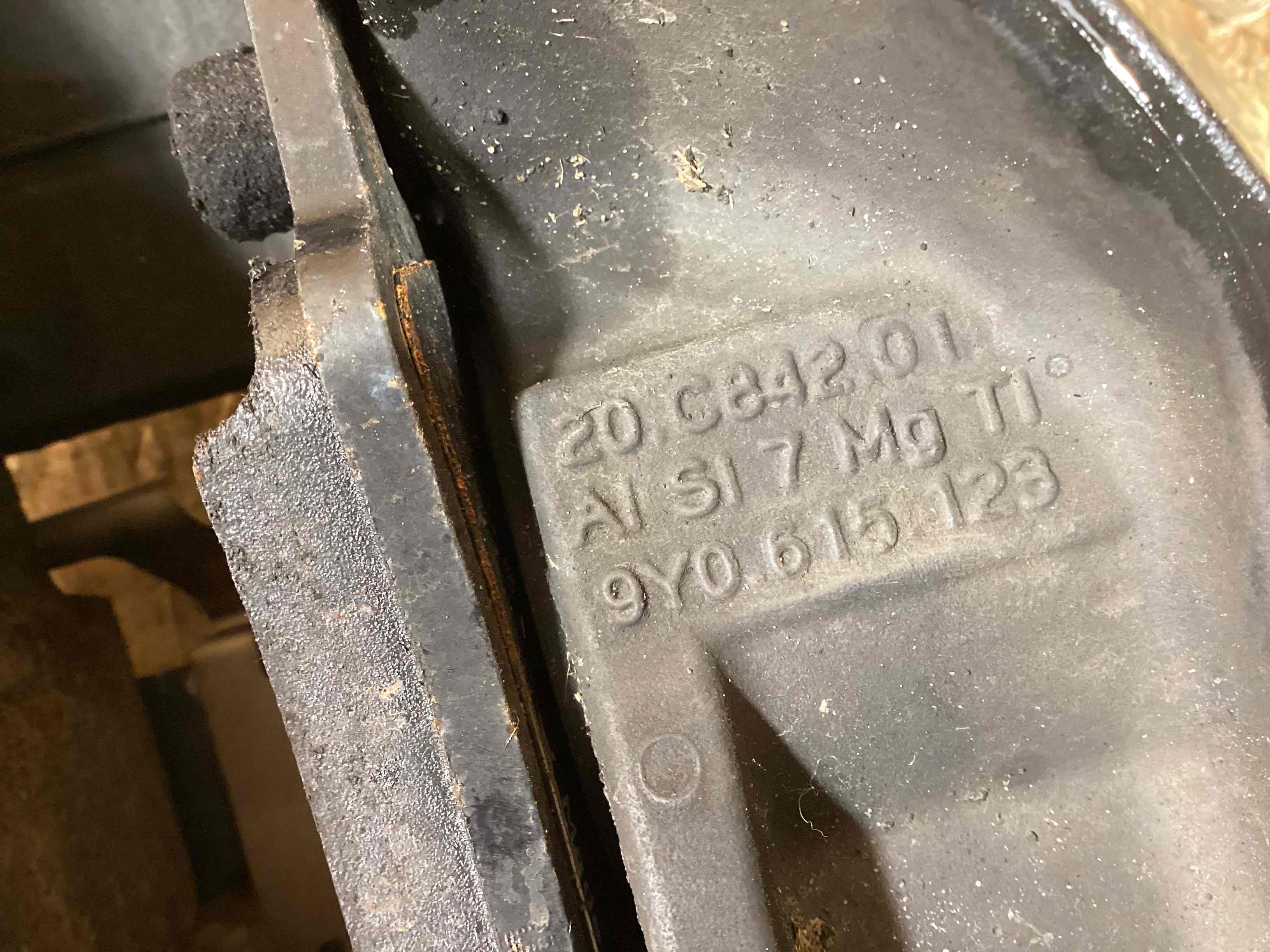 Суппорт передний правый Porsche Macan 121125-110