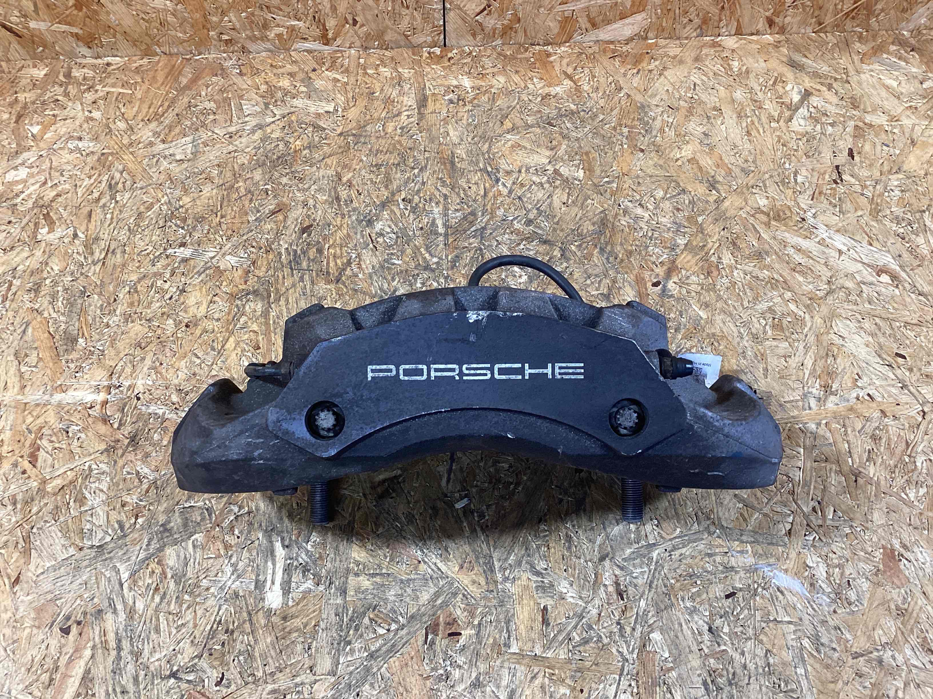 Суппорт передний правый Porsche Macan 121125-110