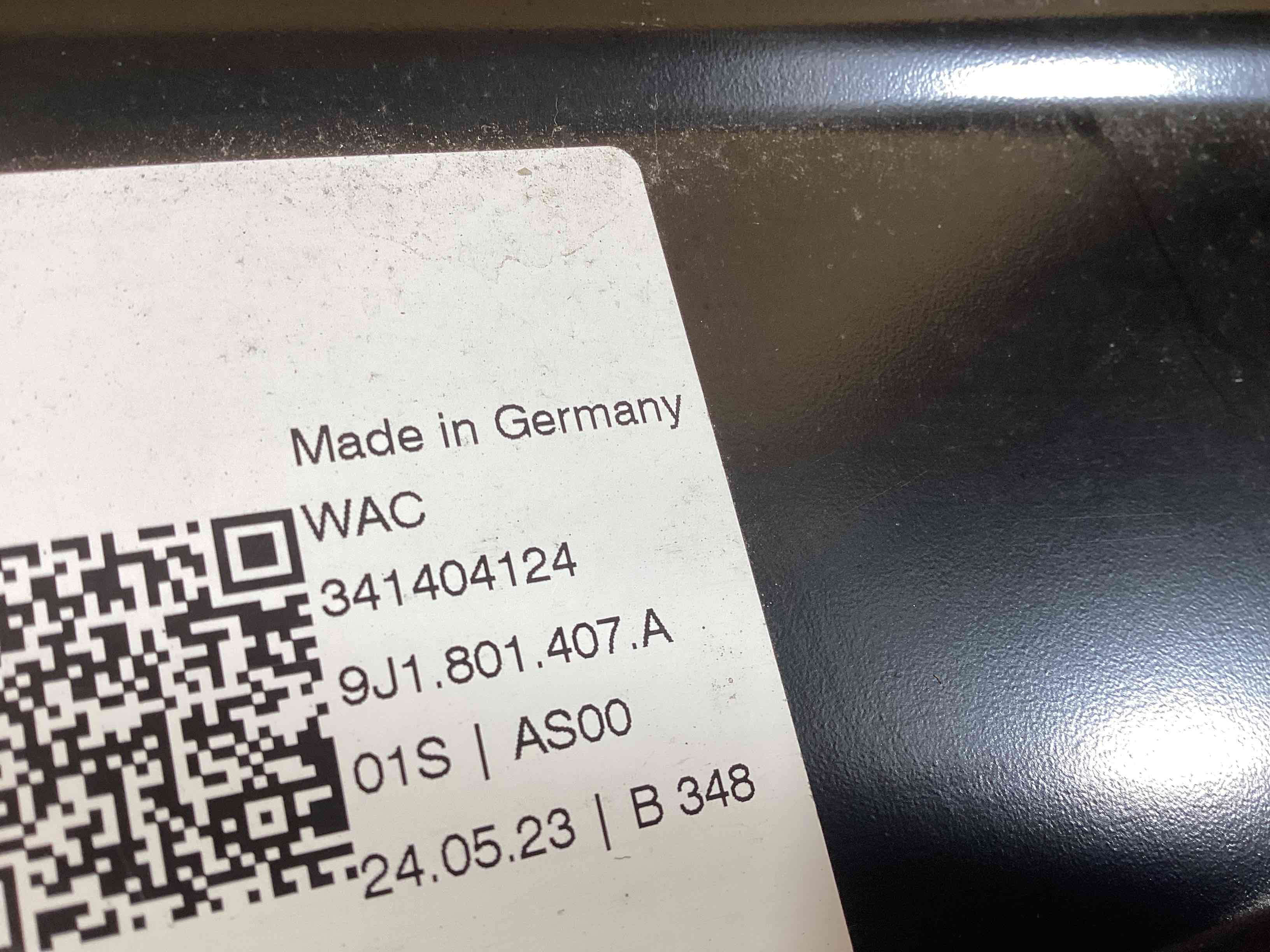 Крепление, кронштейн Porsche Taycan 121125-112