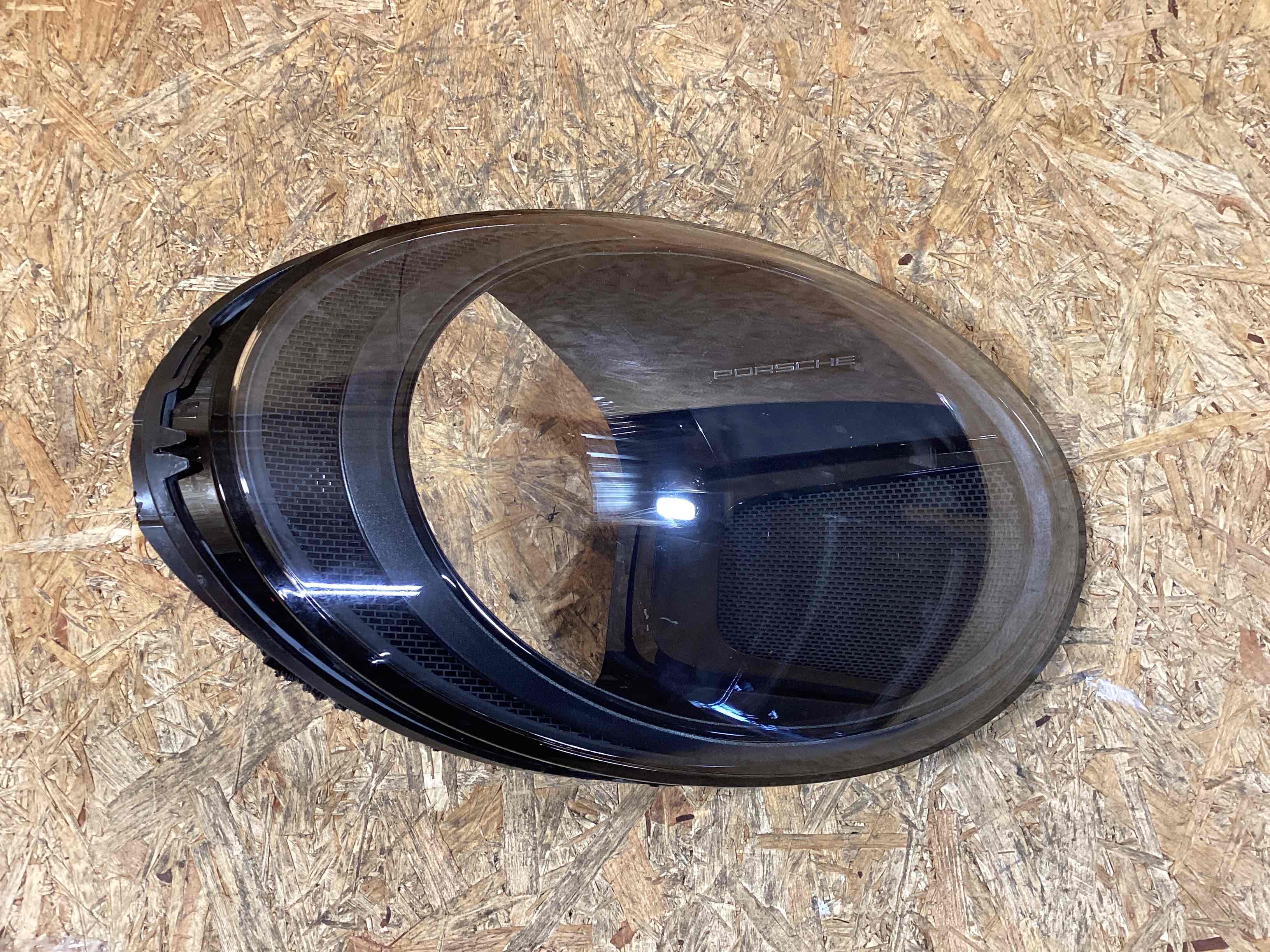 Фара правая Porsche 911 121125-115