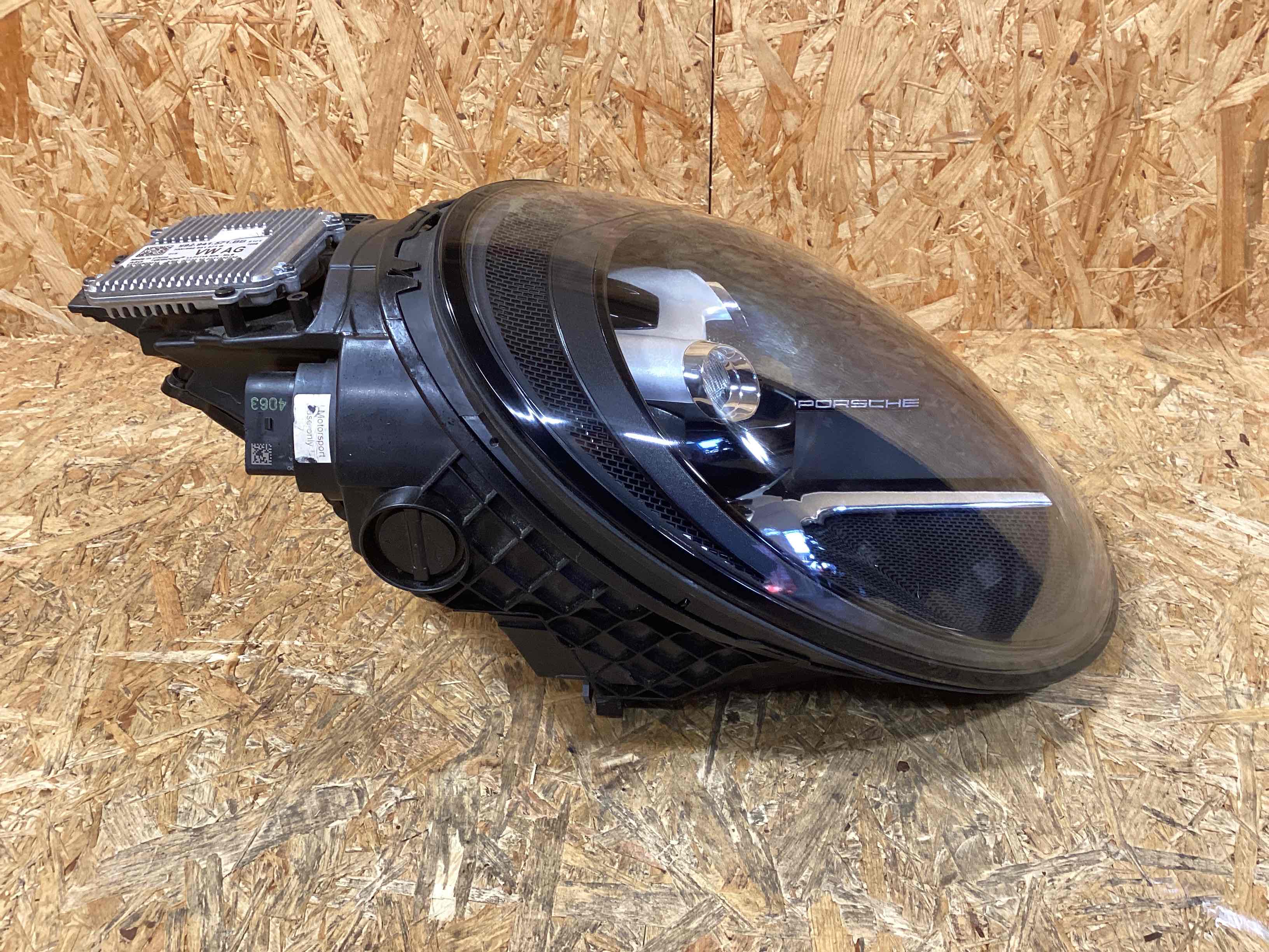 Фара правая Porsche 911 121125-125