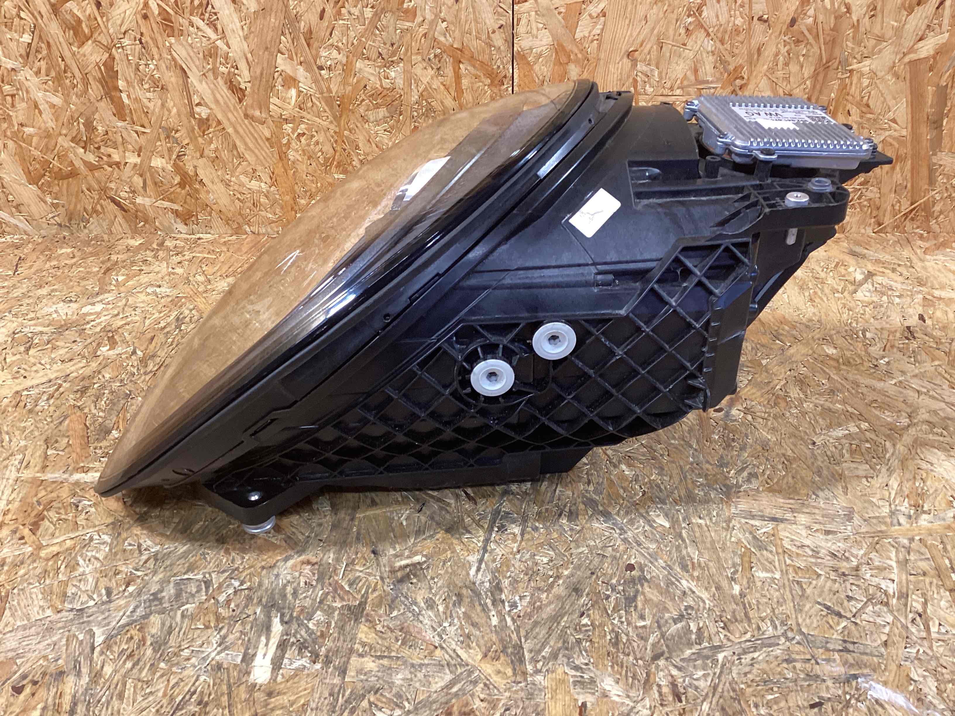 Фара правая Porsche 911 121125-125