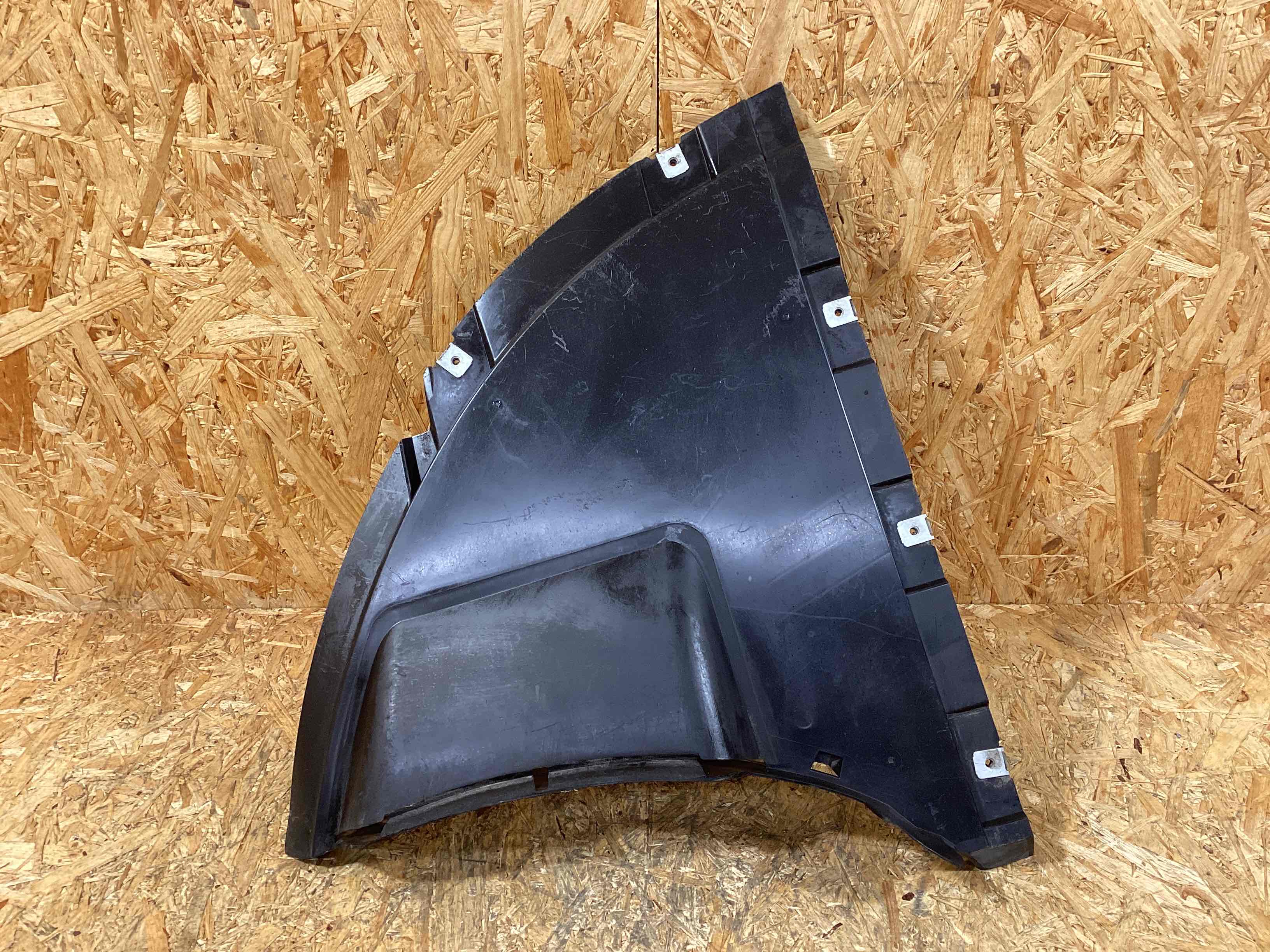 Защита арок передняя правая (подкрылок) Porsche Taycan 121125-131