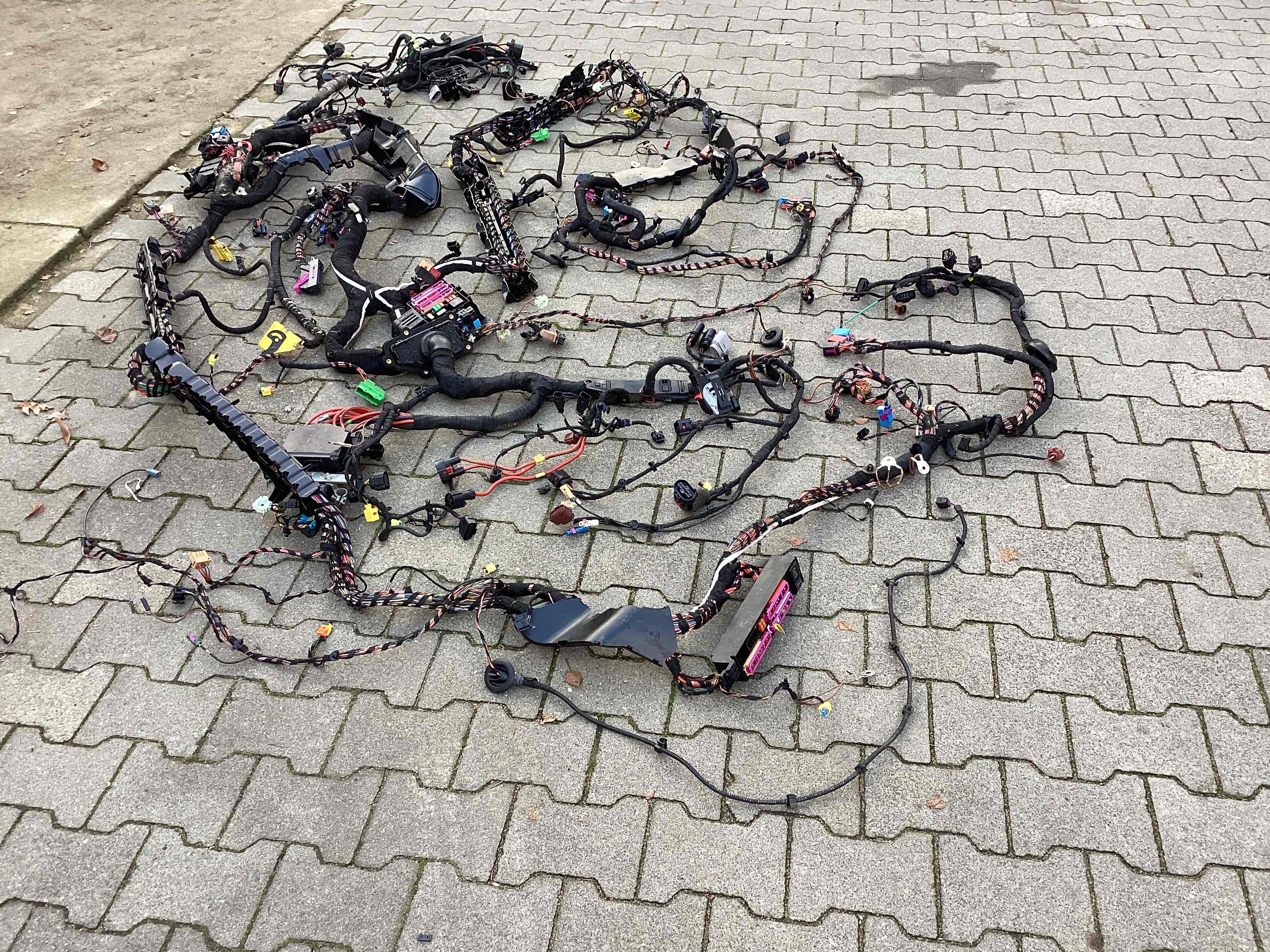 Электропроводка (коса) Porsche Taycan 121225-101