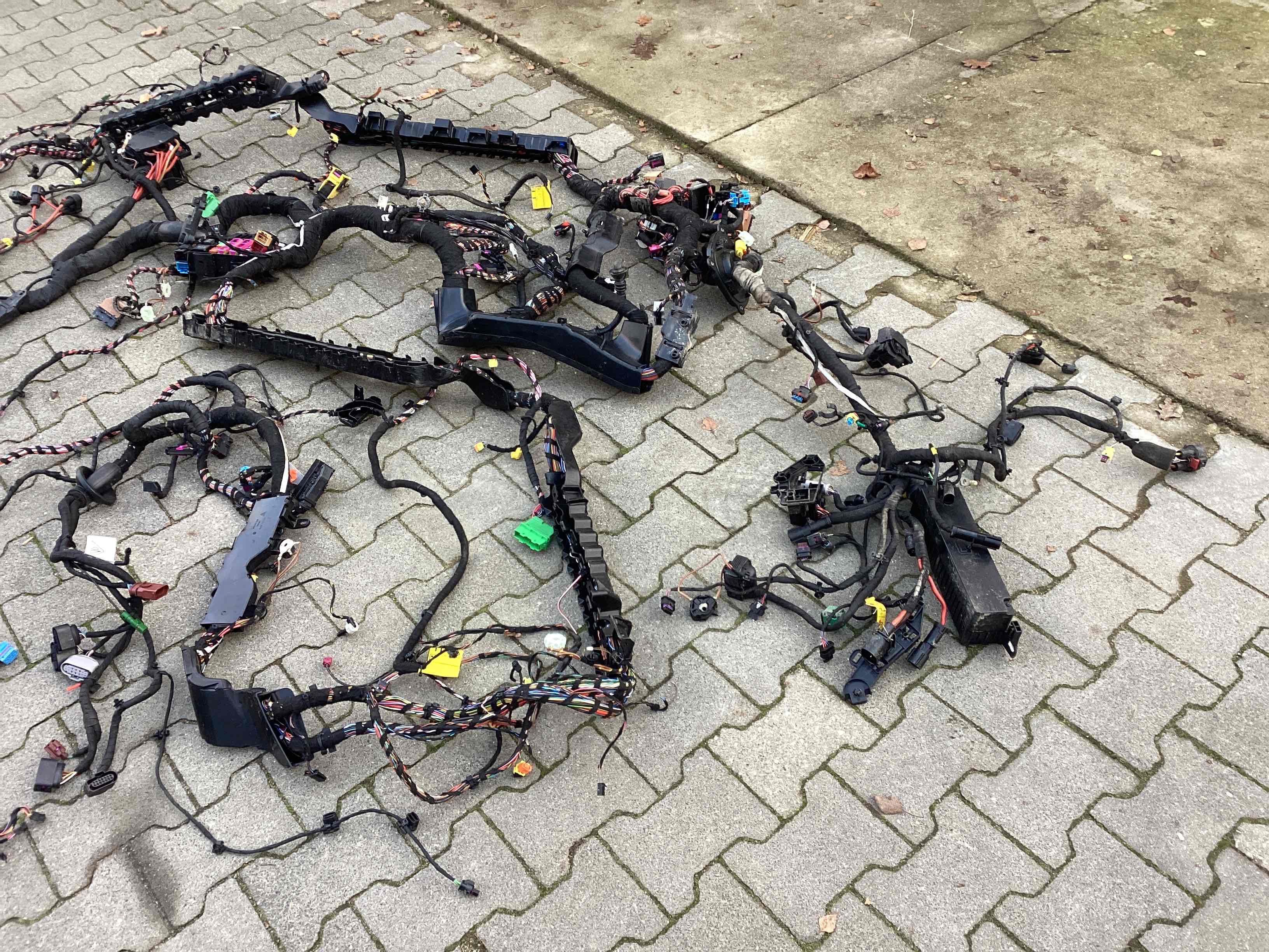 Электропроводка (коса) Porsche Taycan 121225-101