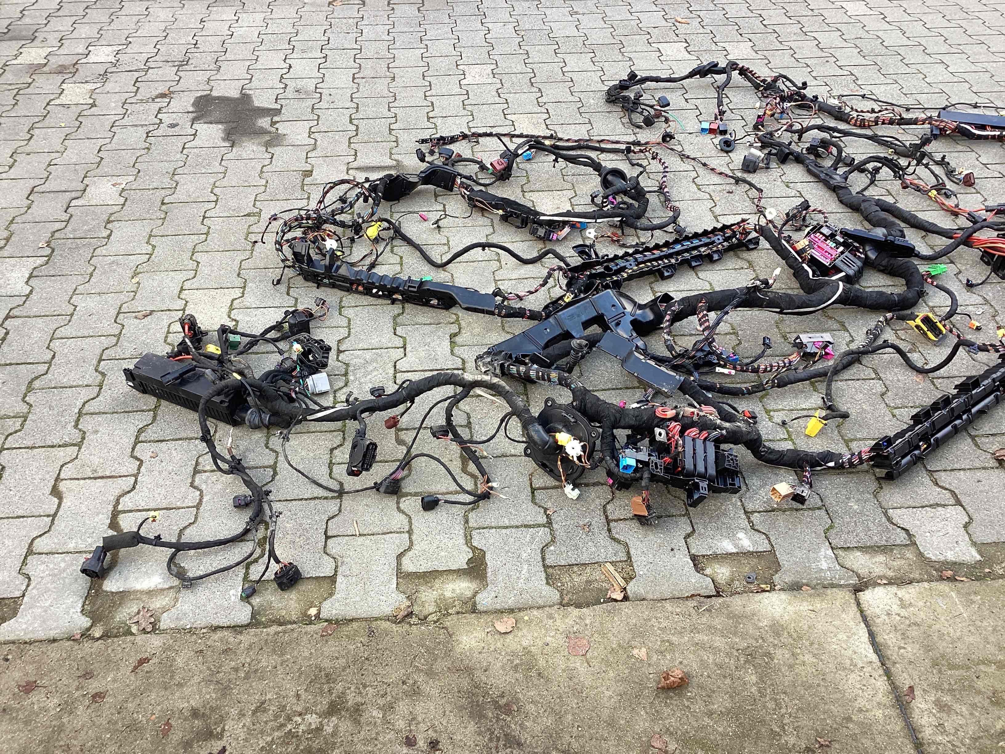 Электропроводка (коса) Porsche Taycan 121225-101