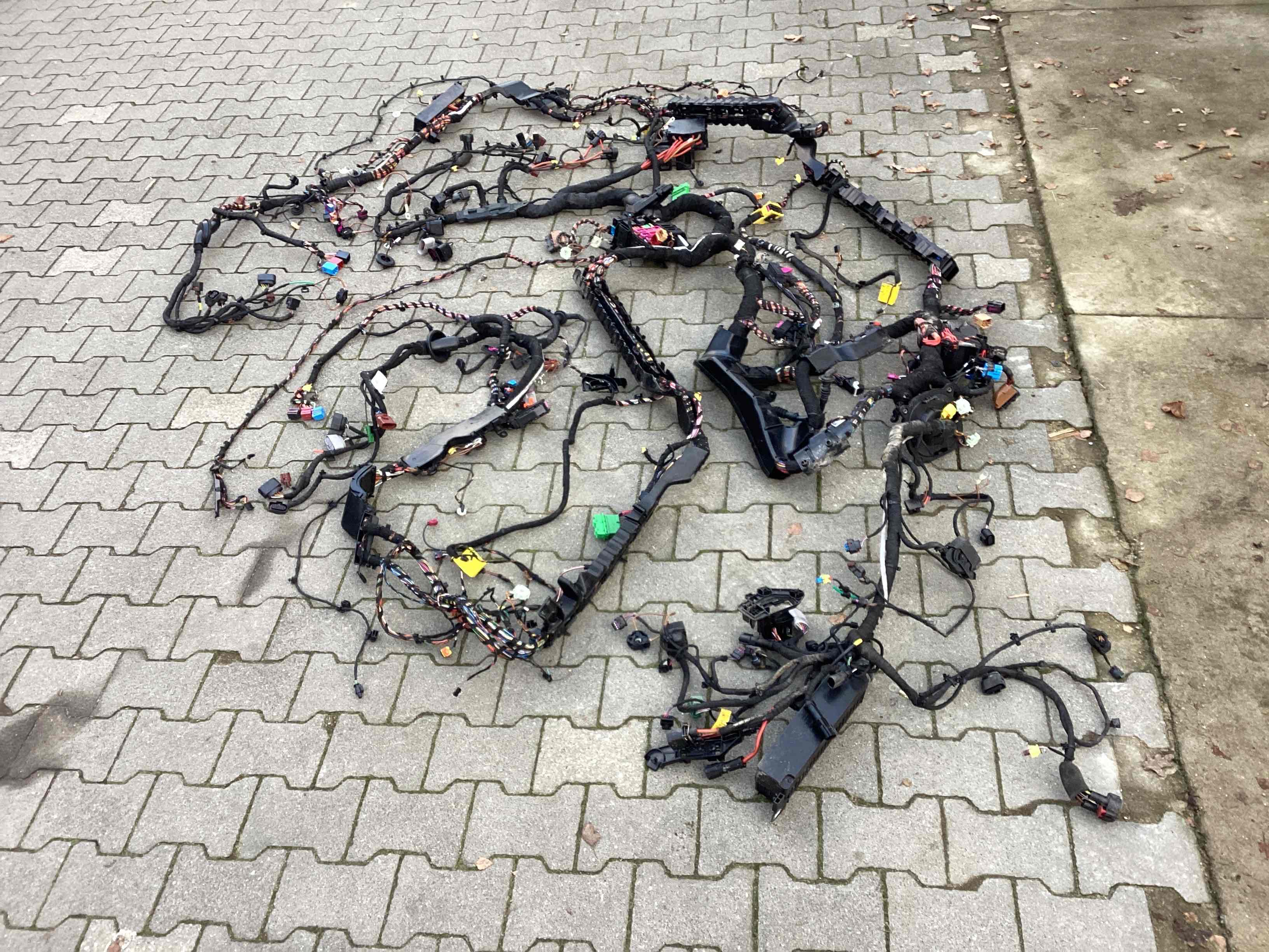 Электропроводка (коса) Porsche Taycan 121225-101