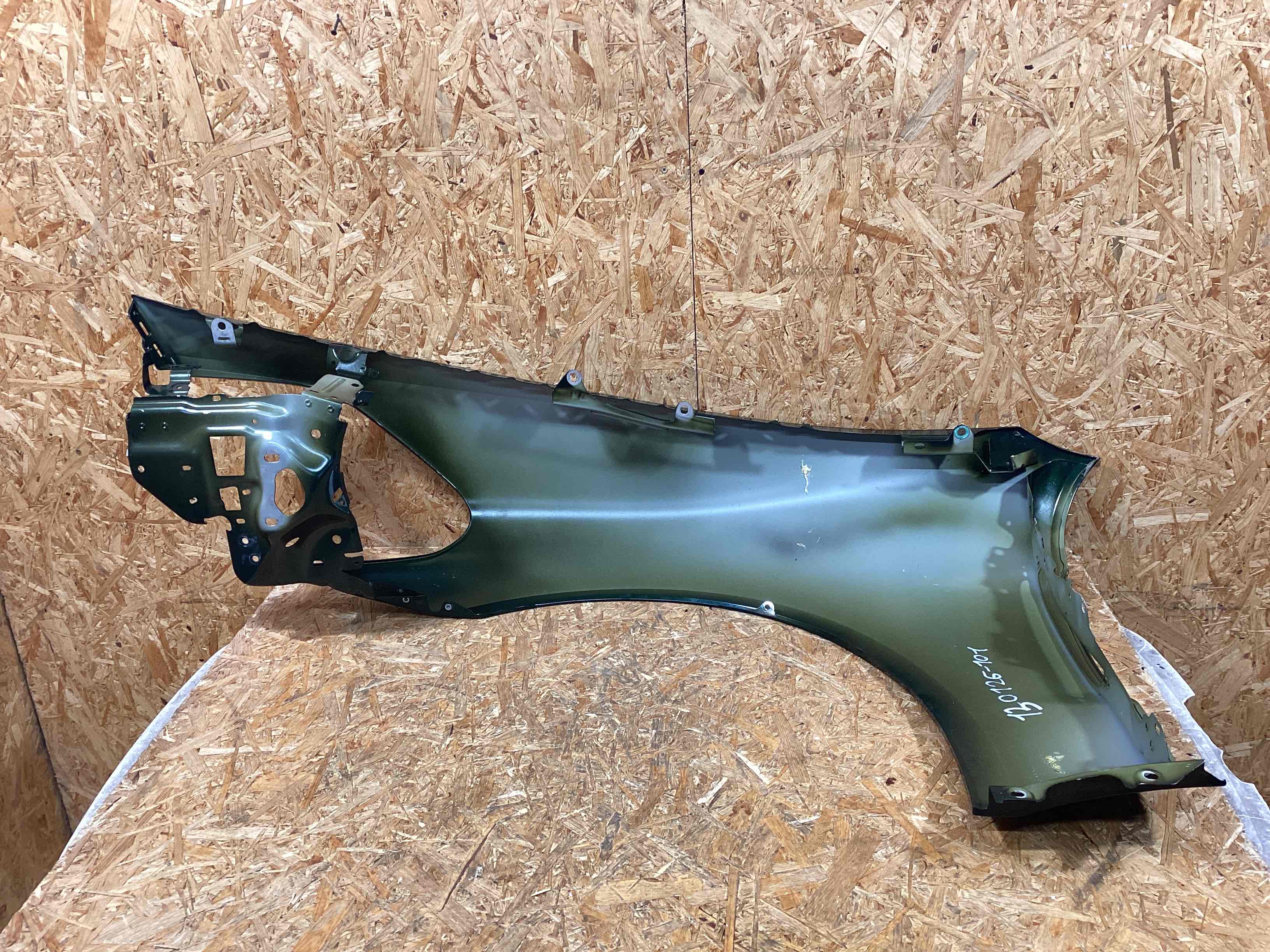 Крыло переднее правое Porsche Panamera 130126-101