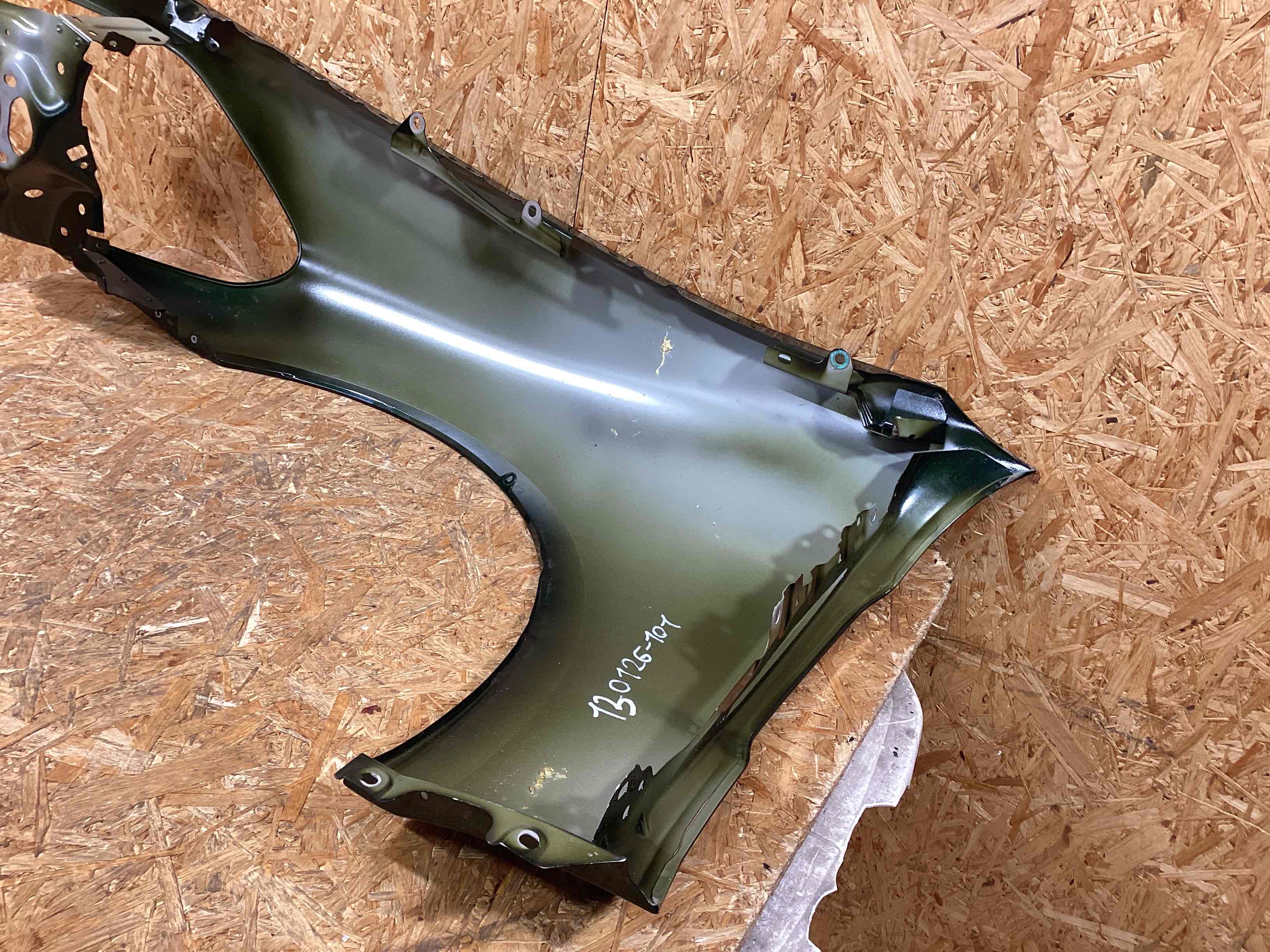 Крыло переднее правое Porsche Panamera 130126-101