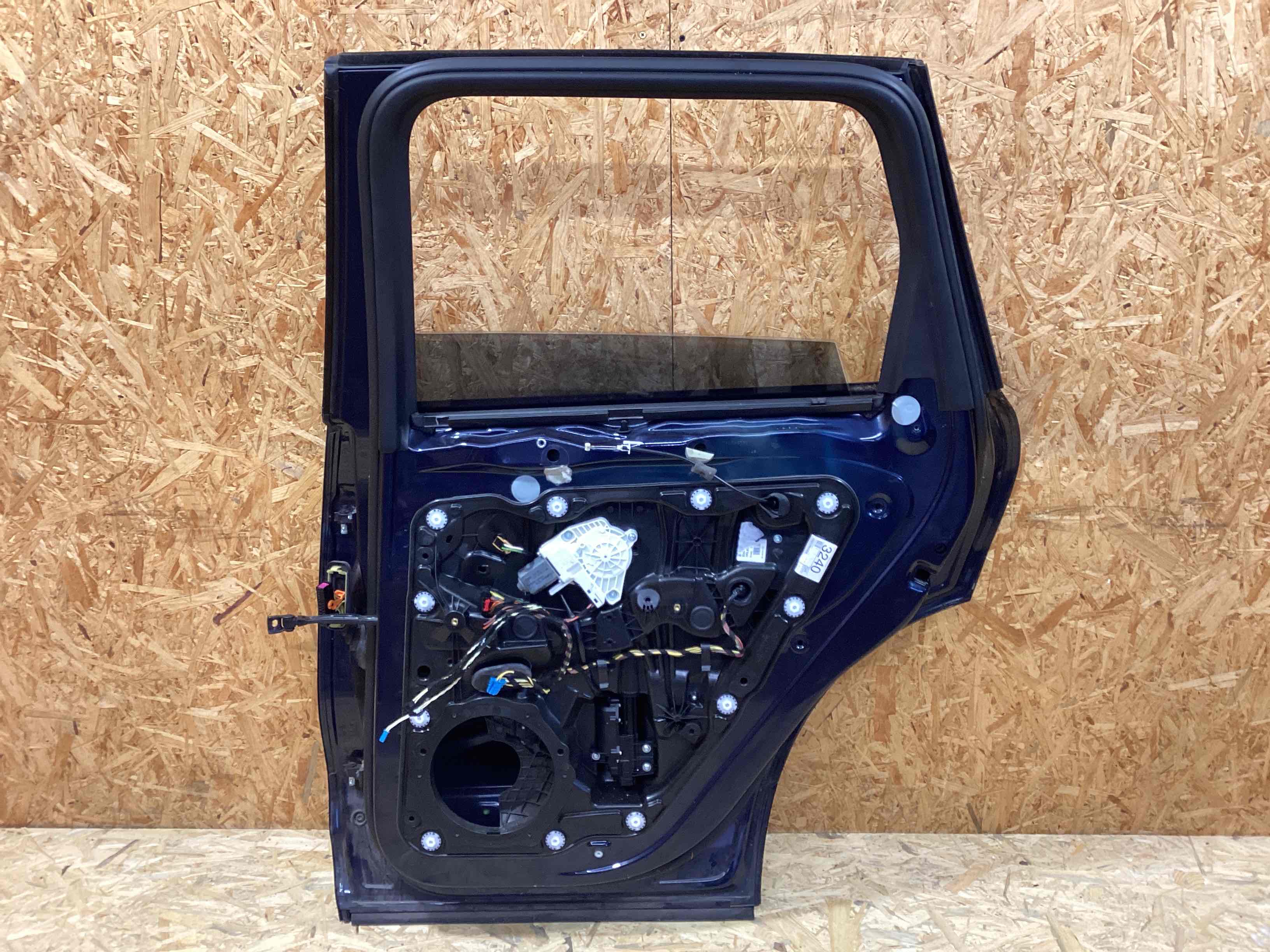 Дверь задняя правая Porsche Cayenne 130126-102