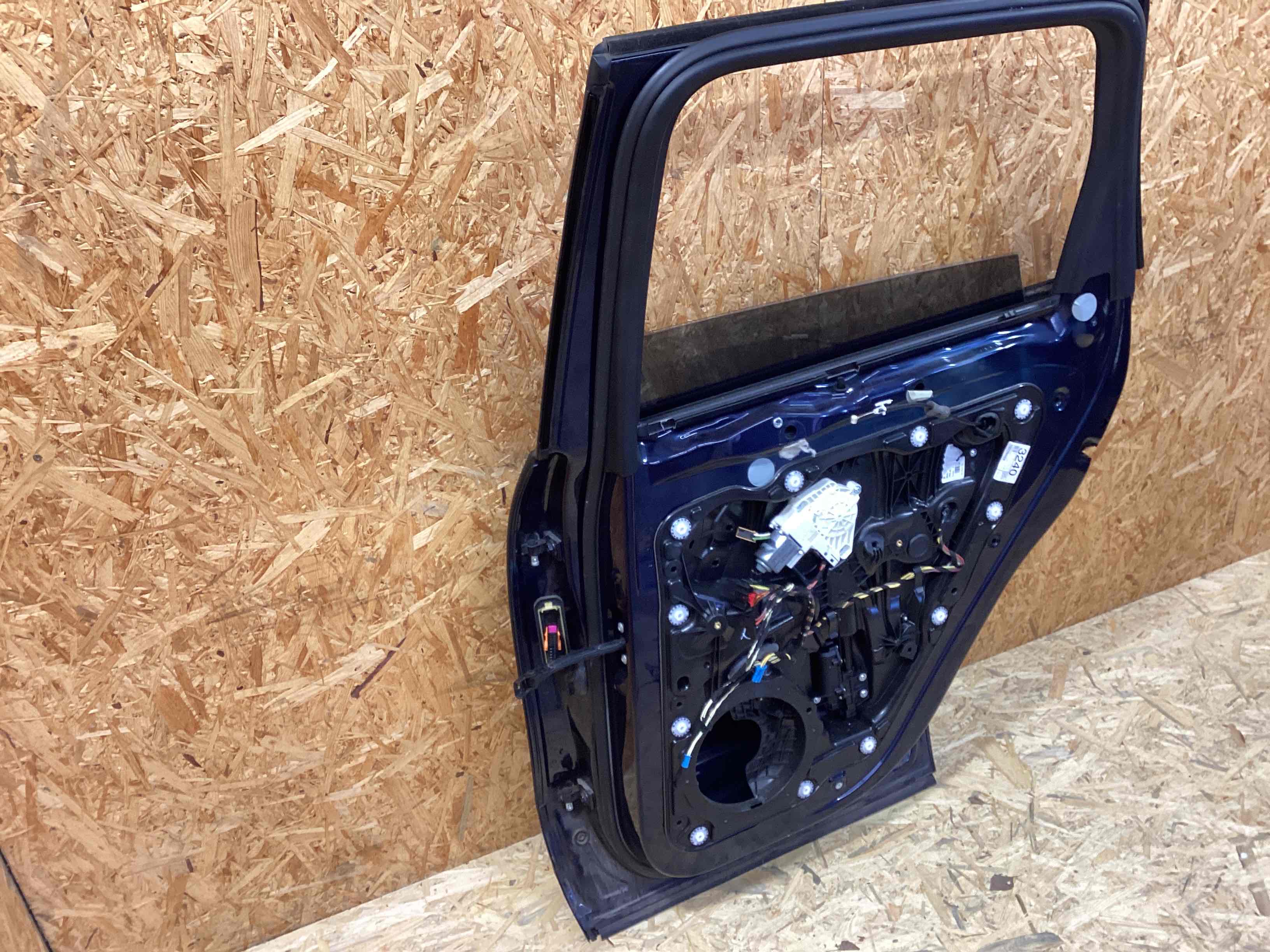 Дверь задняя правая Porsche Cayenne 130126-102