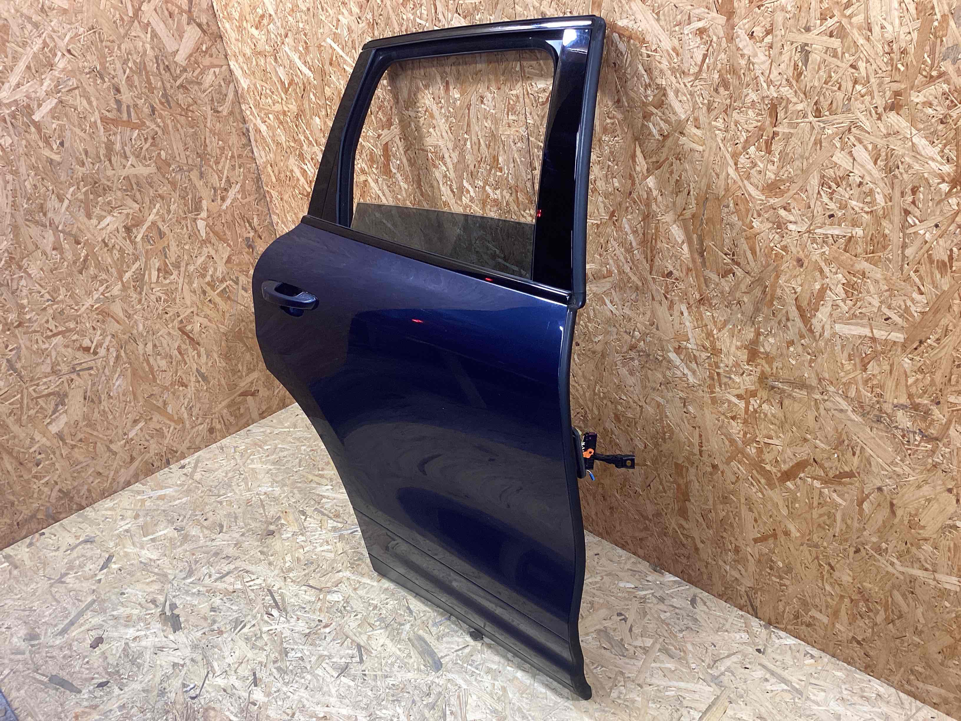 Дверь задняя правая Porsche Cayenne 130126-102