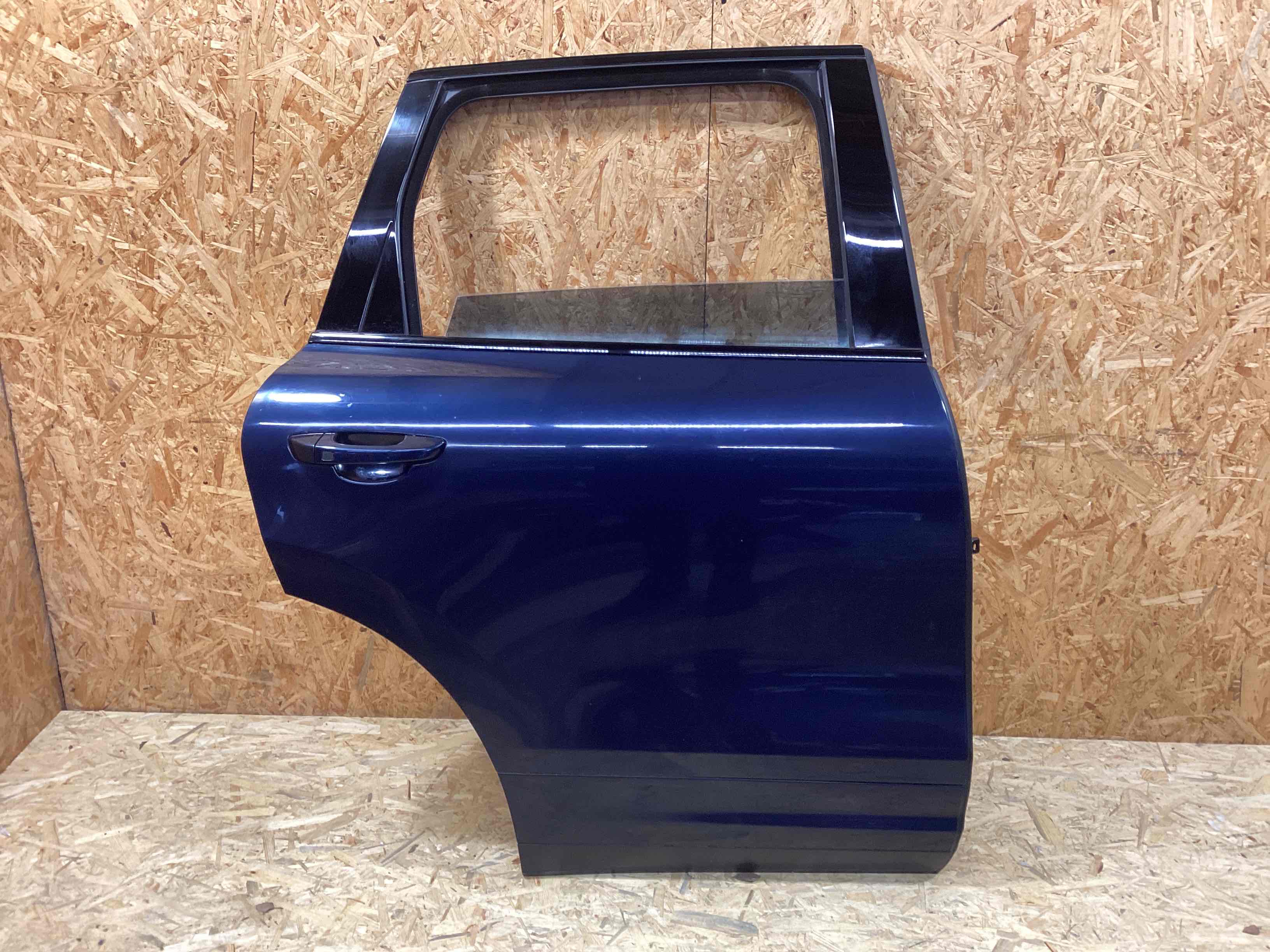 Дверь задняя правая Porsche Cayenne 130126-102