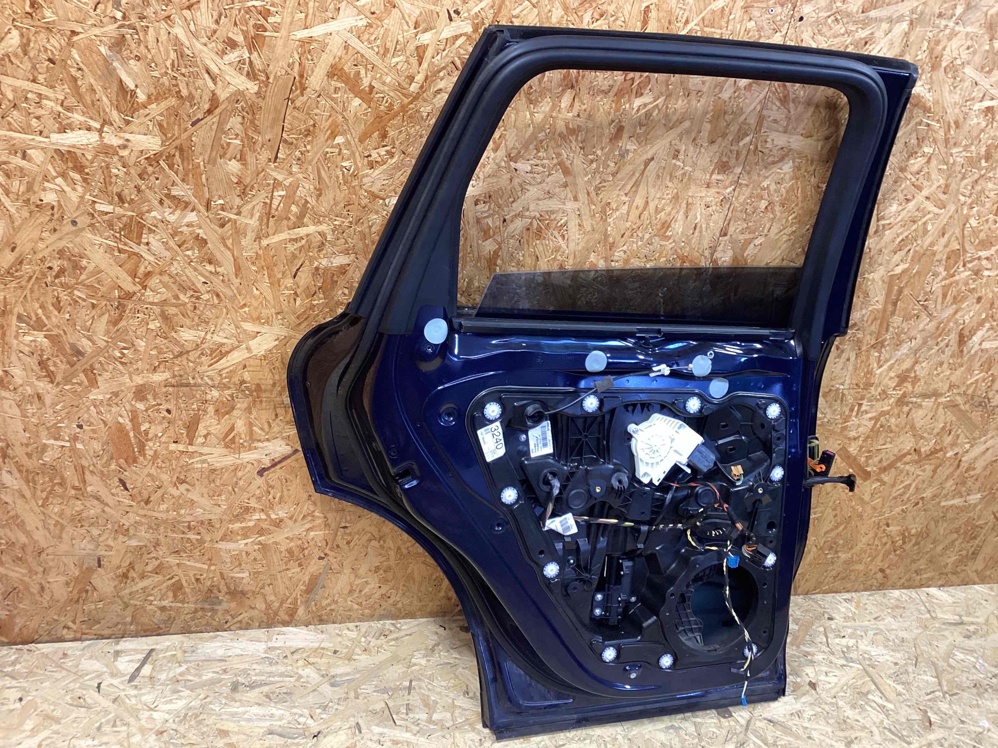 Дверь задняя левая Porsche Cayenne 130126-103