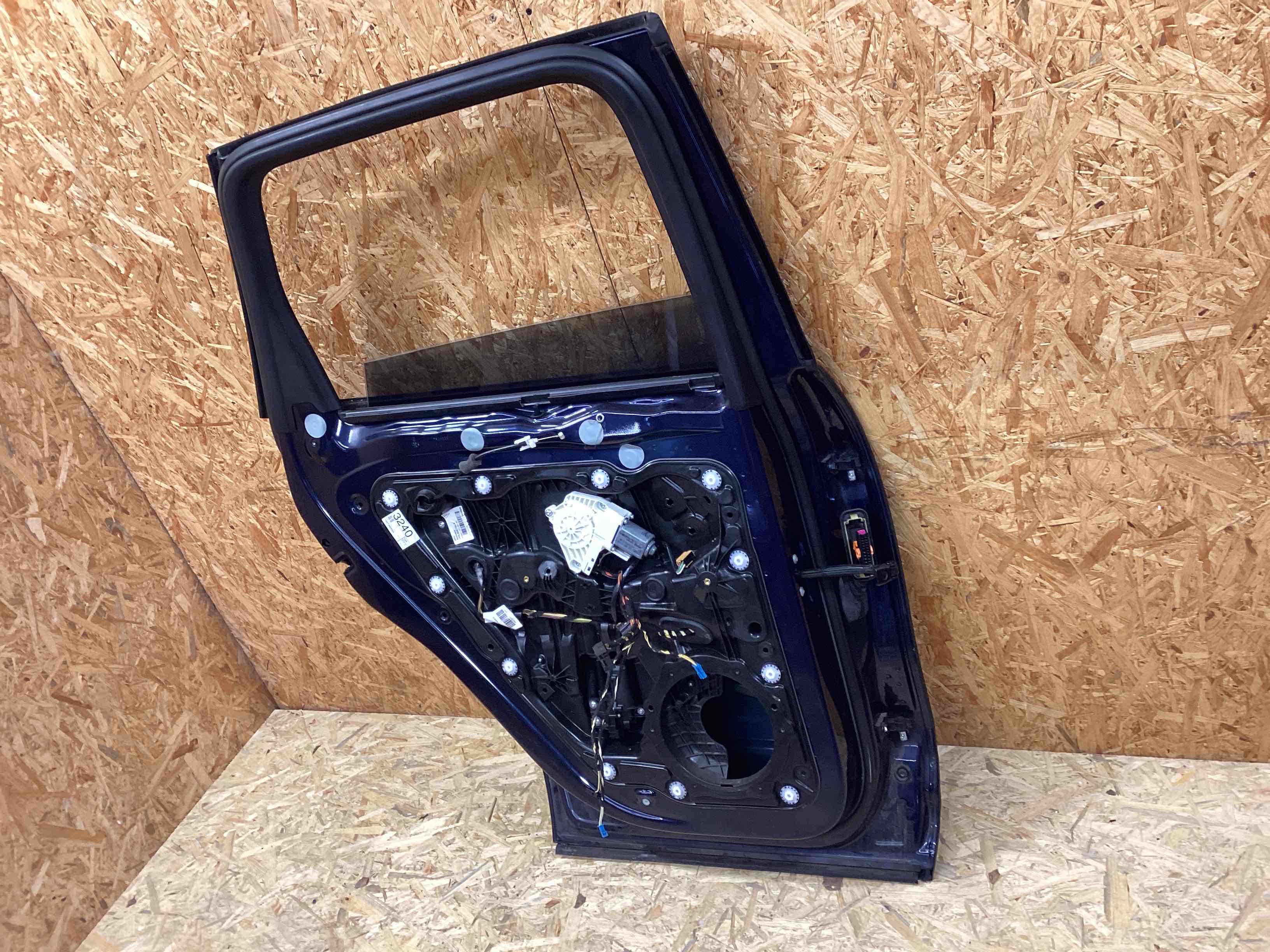 Дверь задняя левая Porsche Cayenne 130126-103