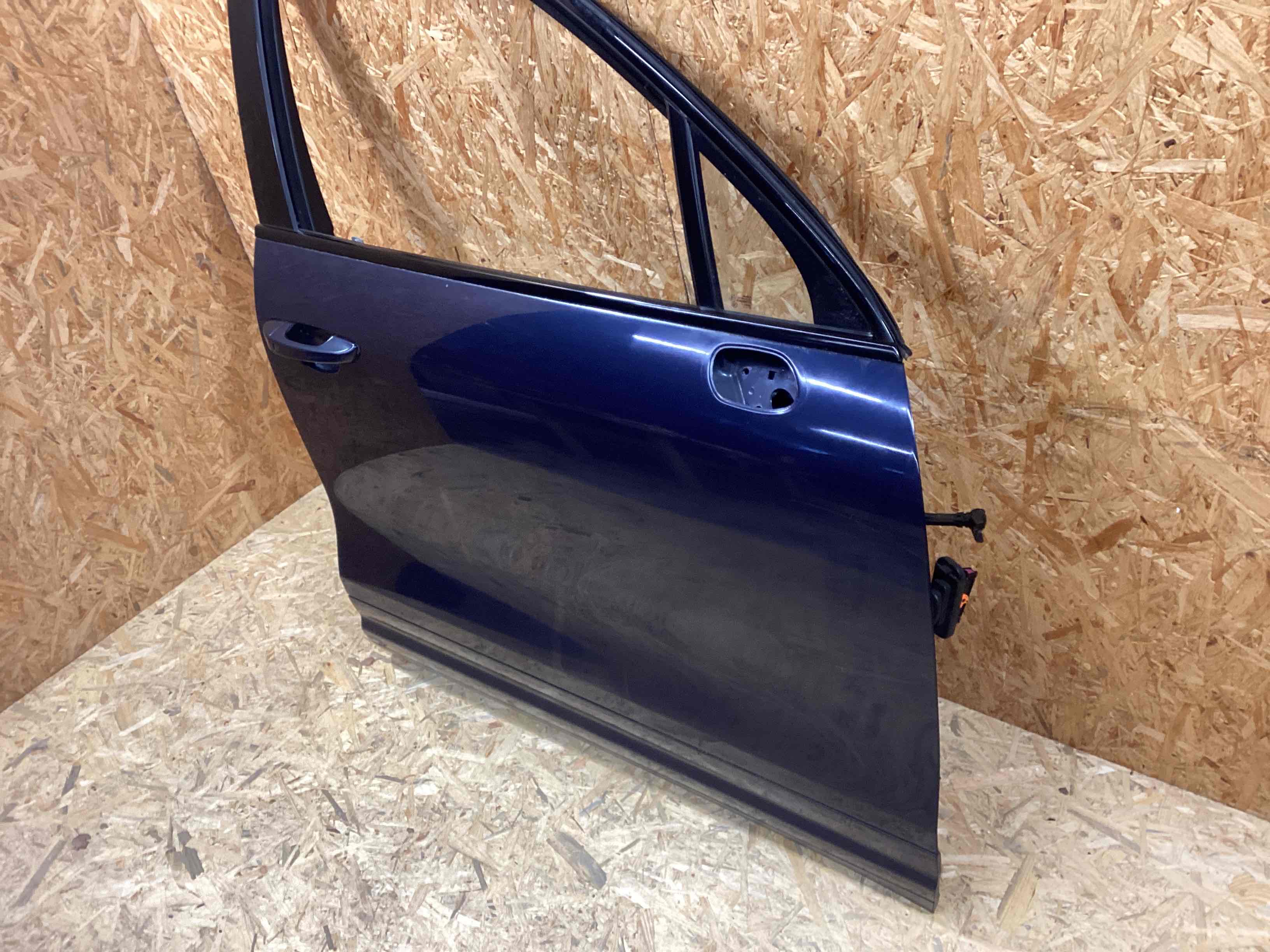 Дверь передняя правая Porsche Cayenne 130126-105