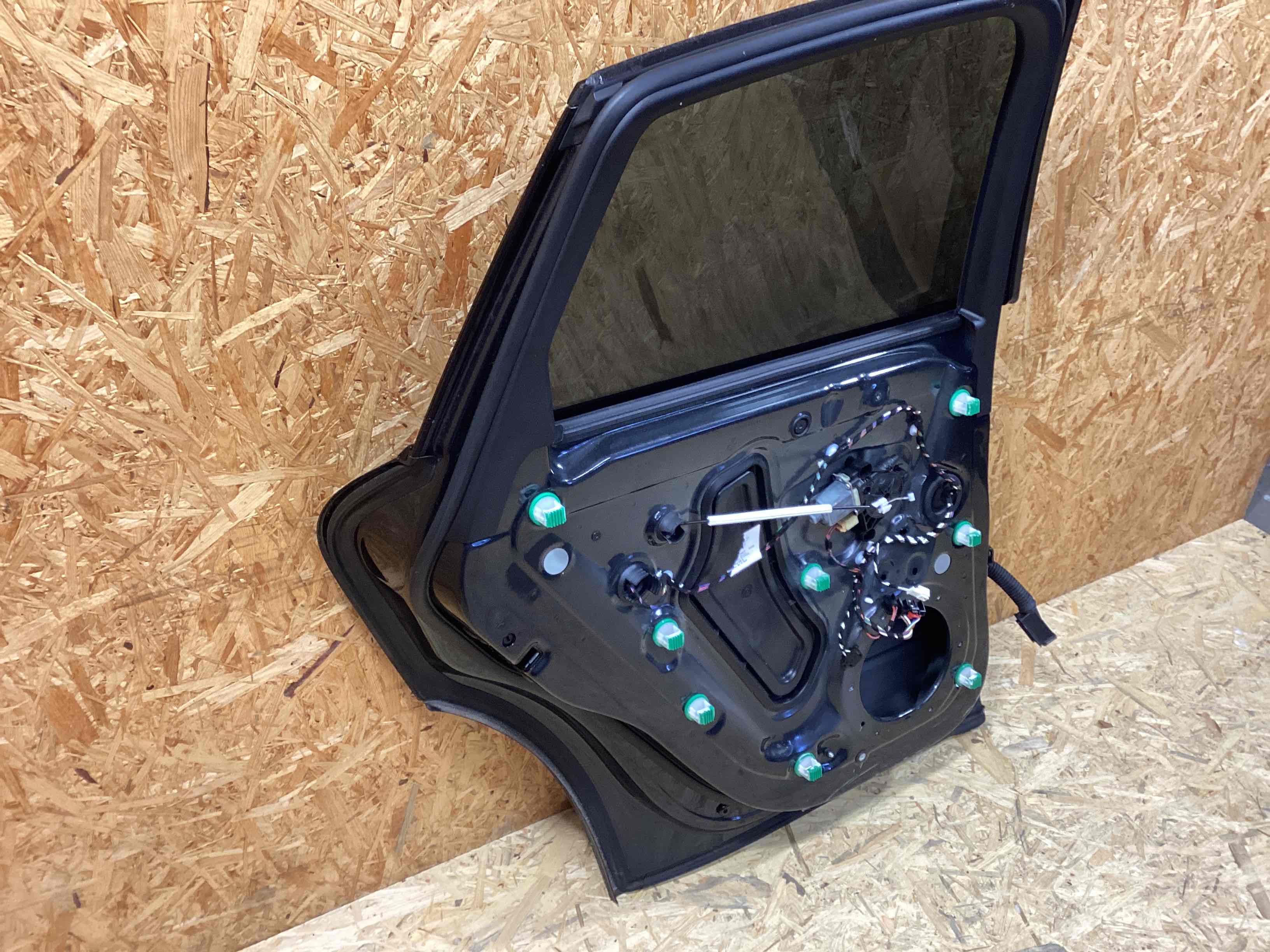 Дверь задняя левая Porsche Macan 130126-106