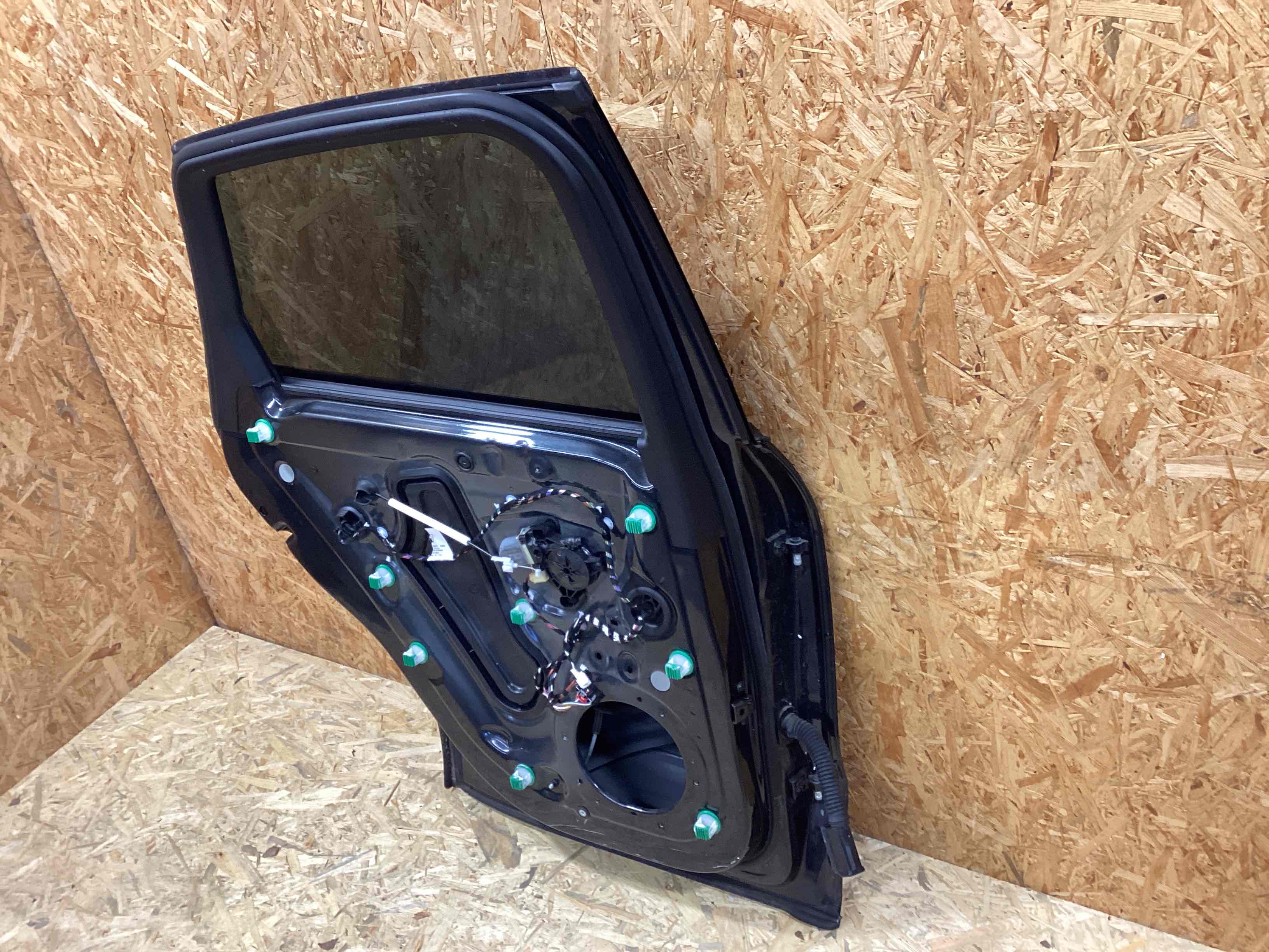 Дверь задняя левая Porsche Macan 130126-106