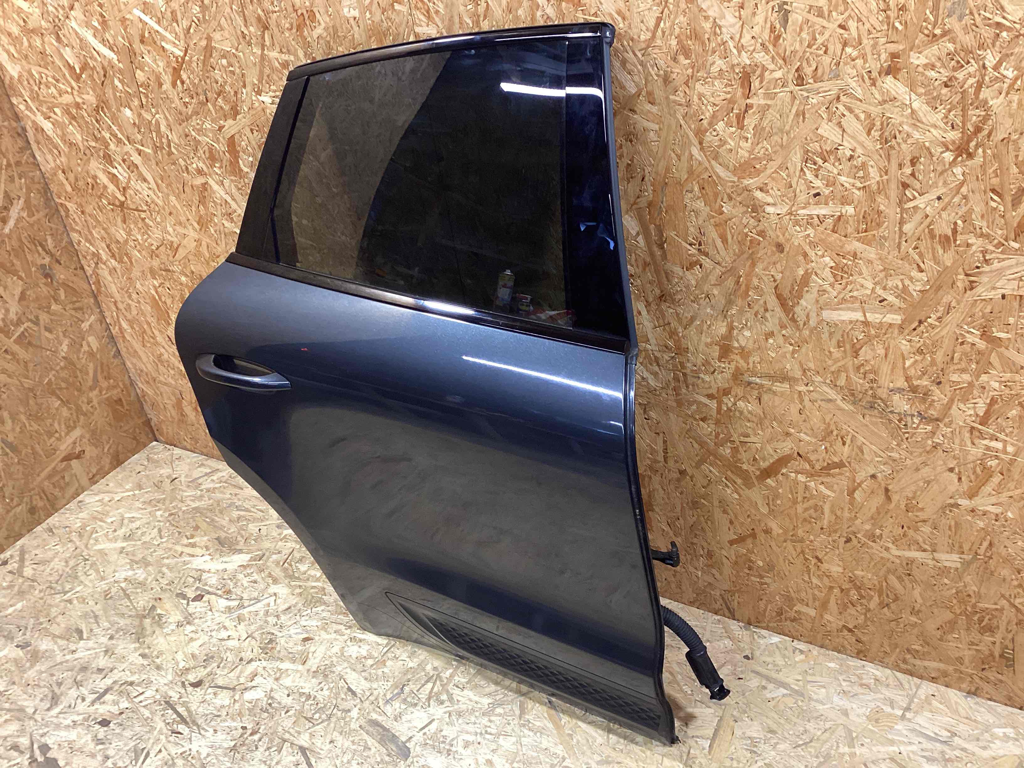 Дверь задняя правая Porsche Macan 130126-107