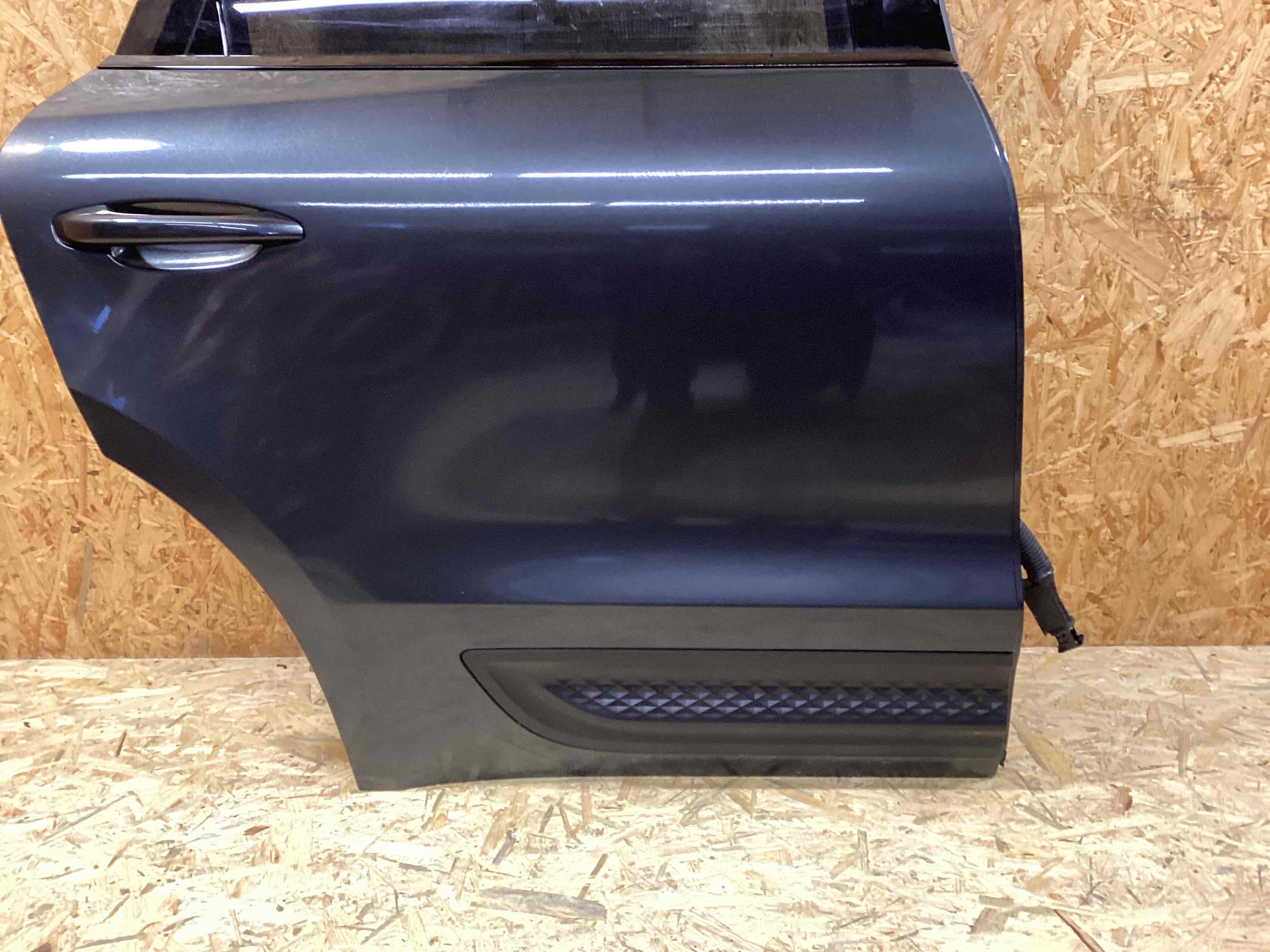 Дверь задняя правая Porsche Macan 130126-107