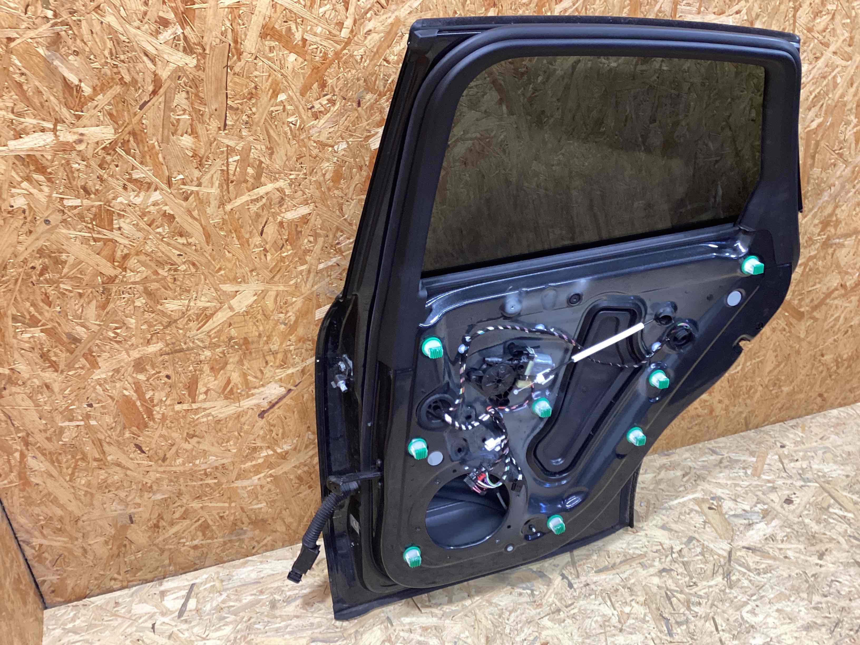 Дверь задняя правая Porsche Macan 130126-107