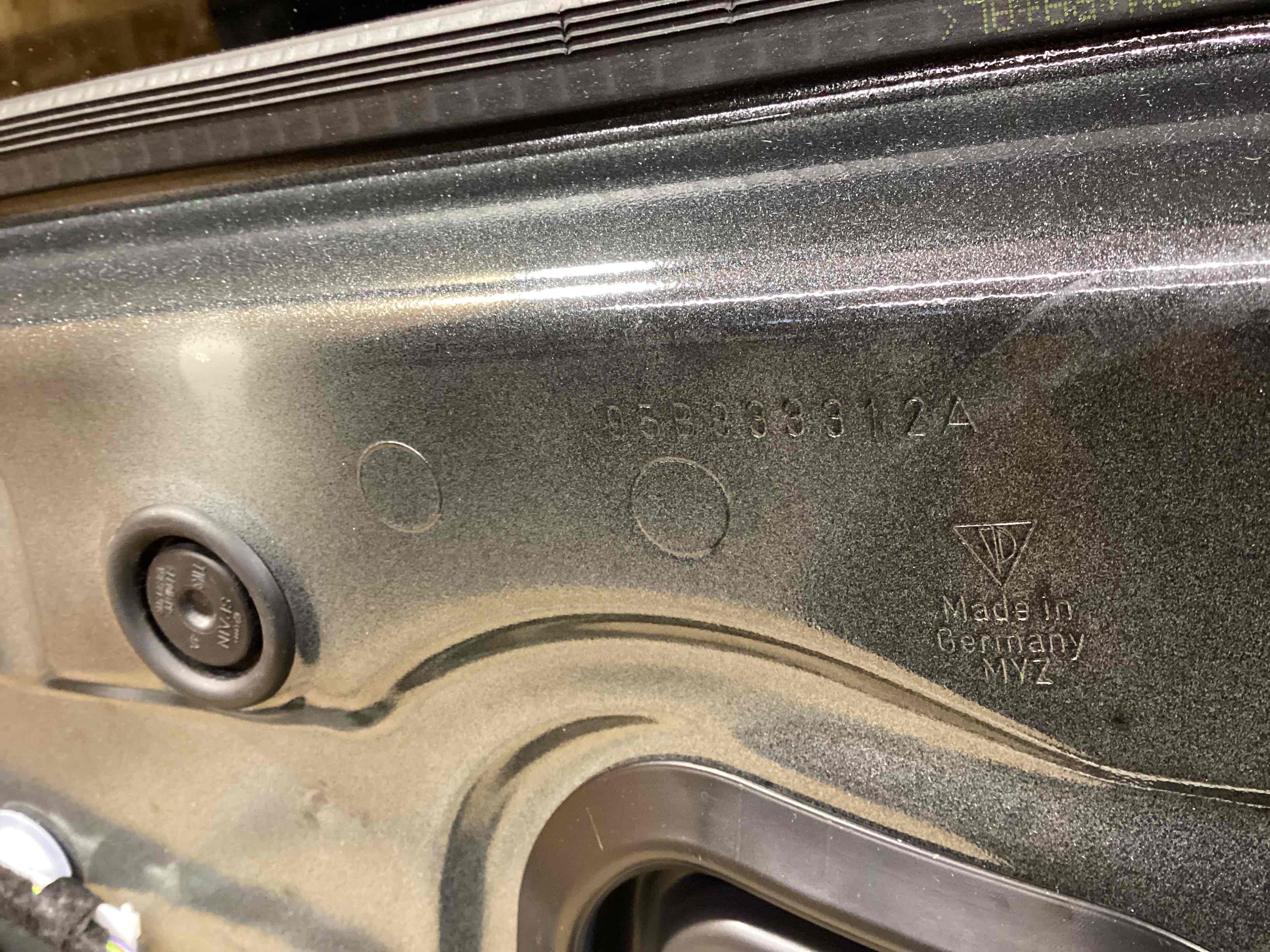 Дверь задняя правая Porsche Macan 130126-107