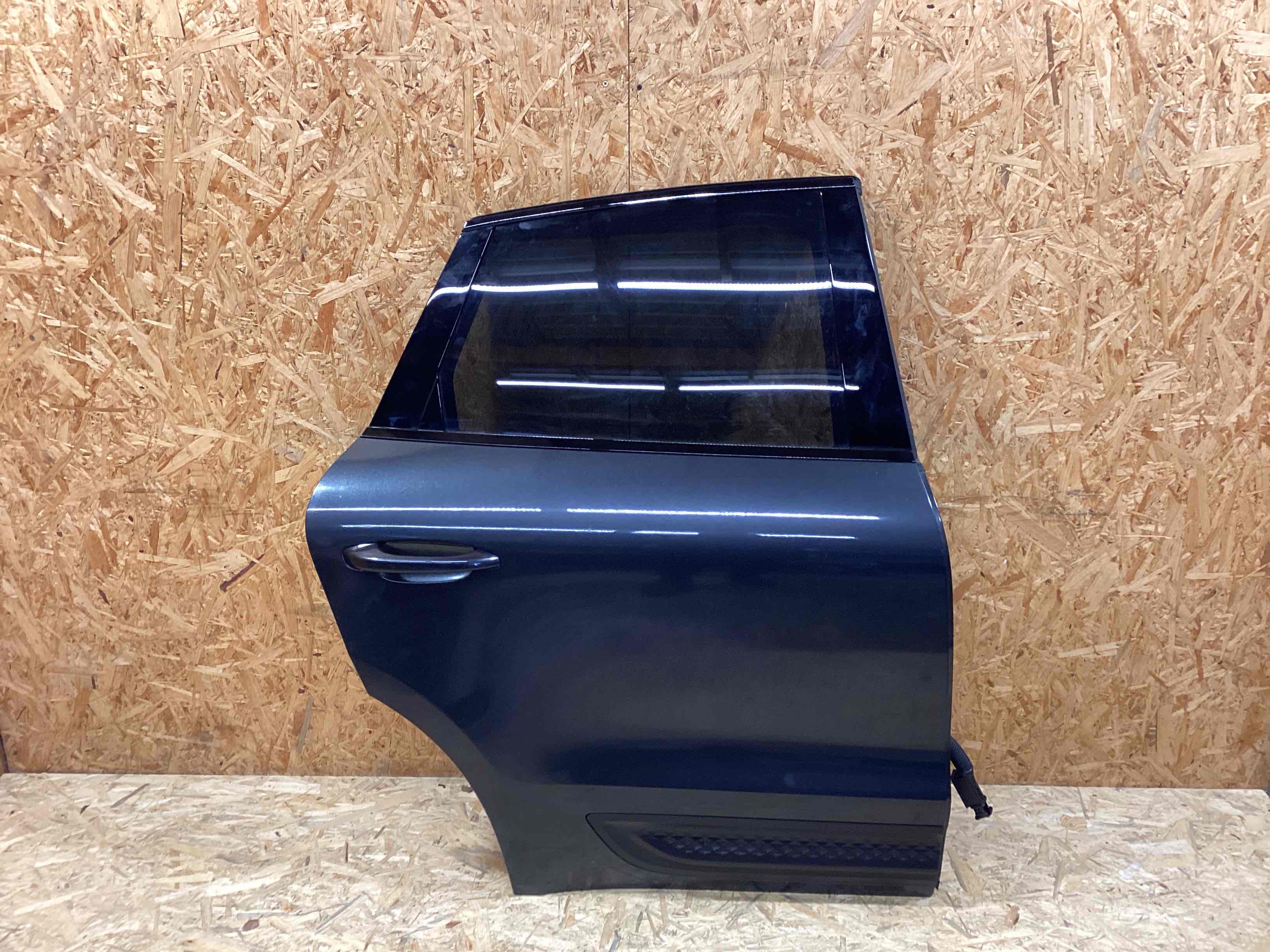 Дверь задняя правая Porsche Macan 130126-107