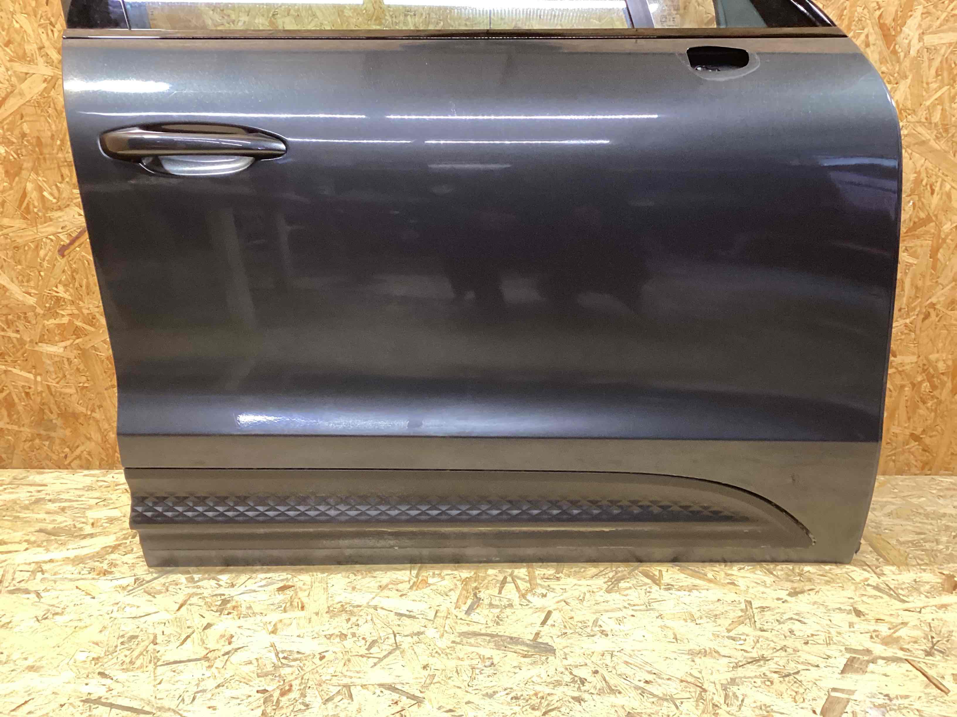 Дверь передняя правая Porsche Macan 130126-108