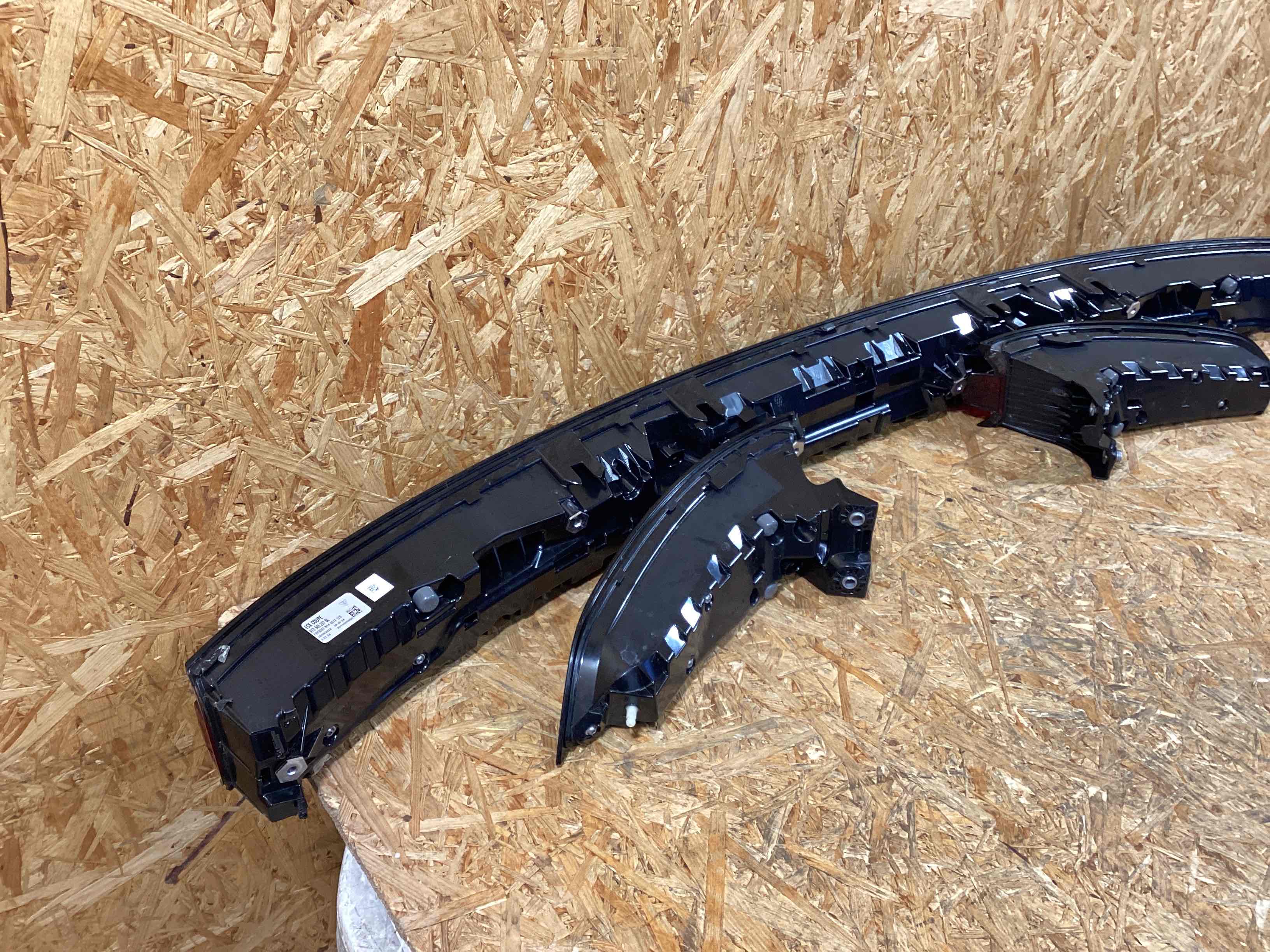 Фонарь стоп-сигнал Porsche Cayenne 130126-109