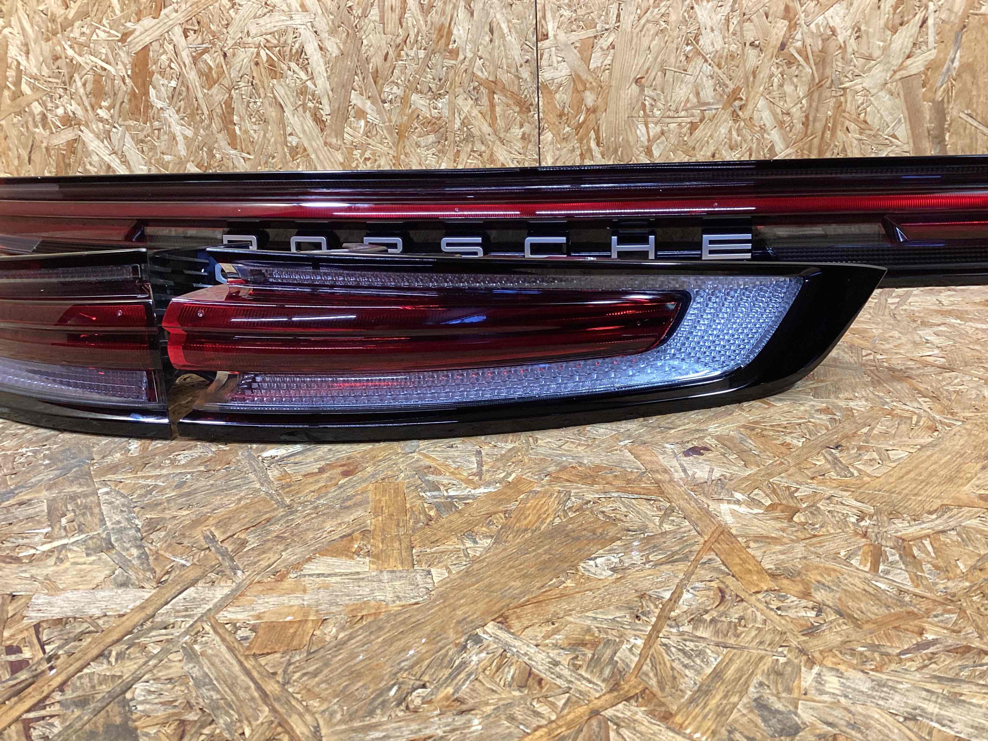 Фонарь задний левый Porsche Cayenne 130126-110