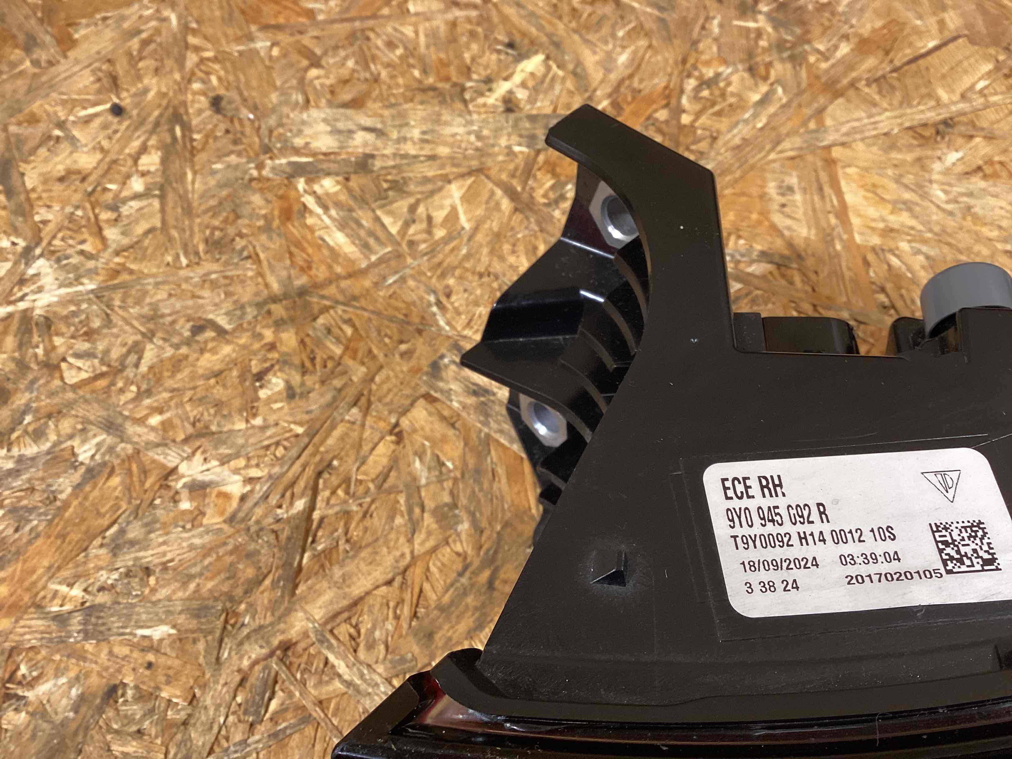 Фонарь задний правый Porsche Cayenne 130126-111