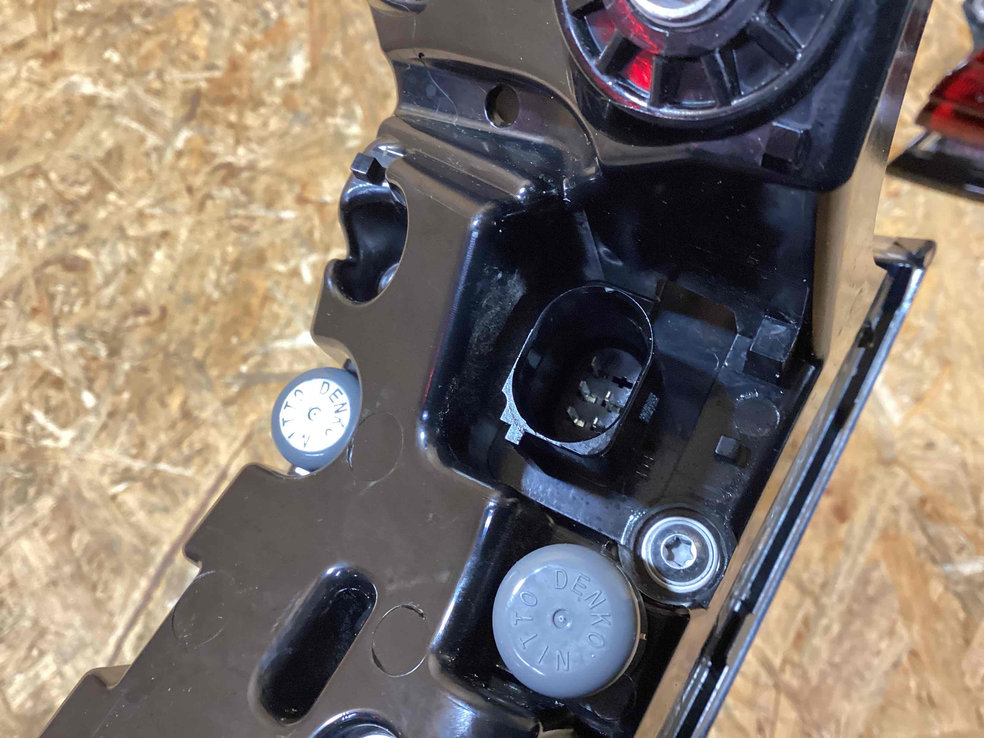 Фонарь задний правый Porsche Cayenne 130126-111