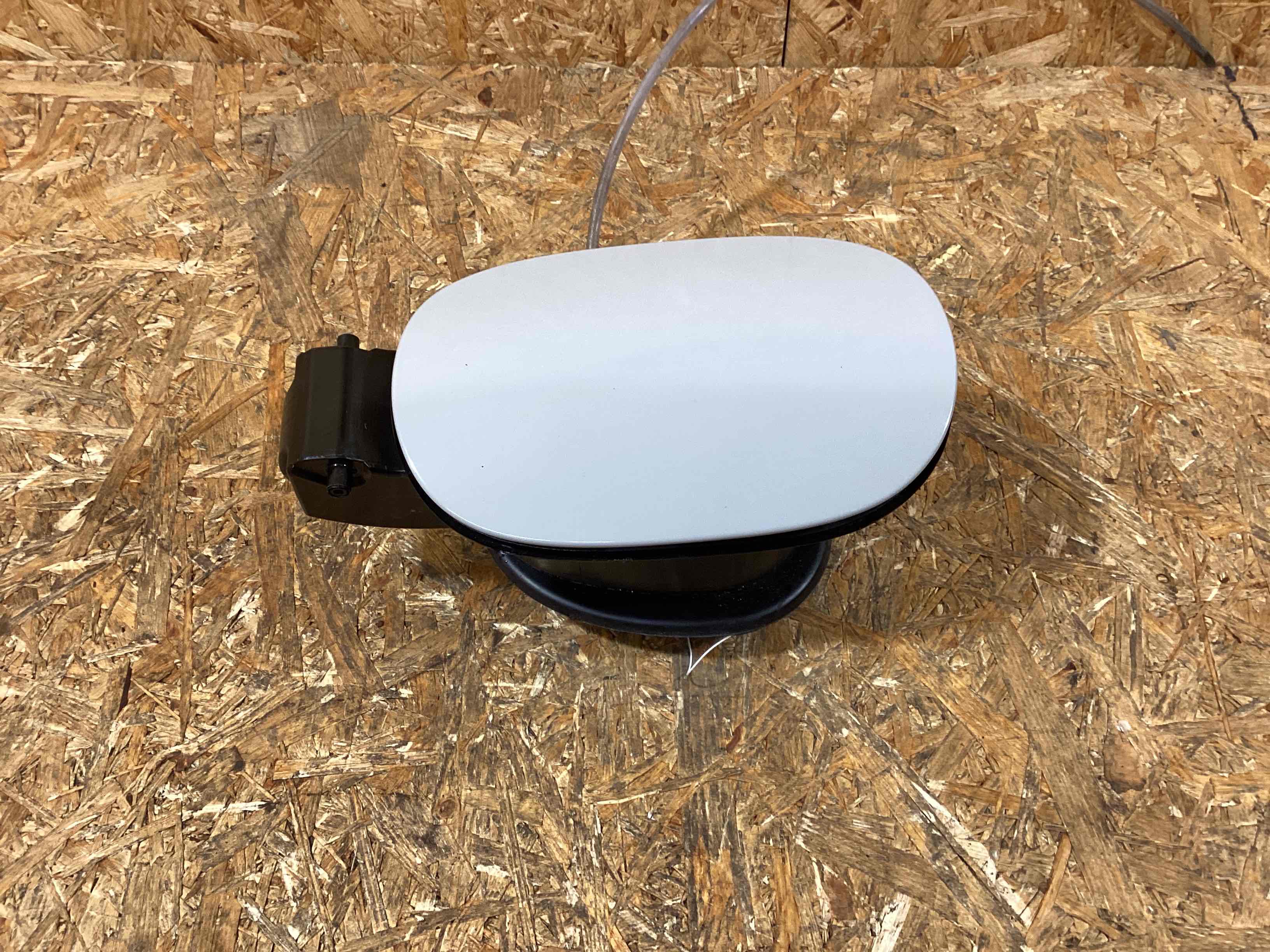 Лючок бака Porsche Macan 130226-109