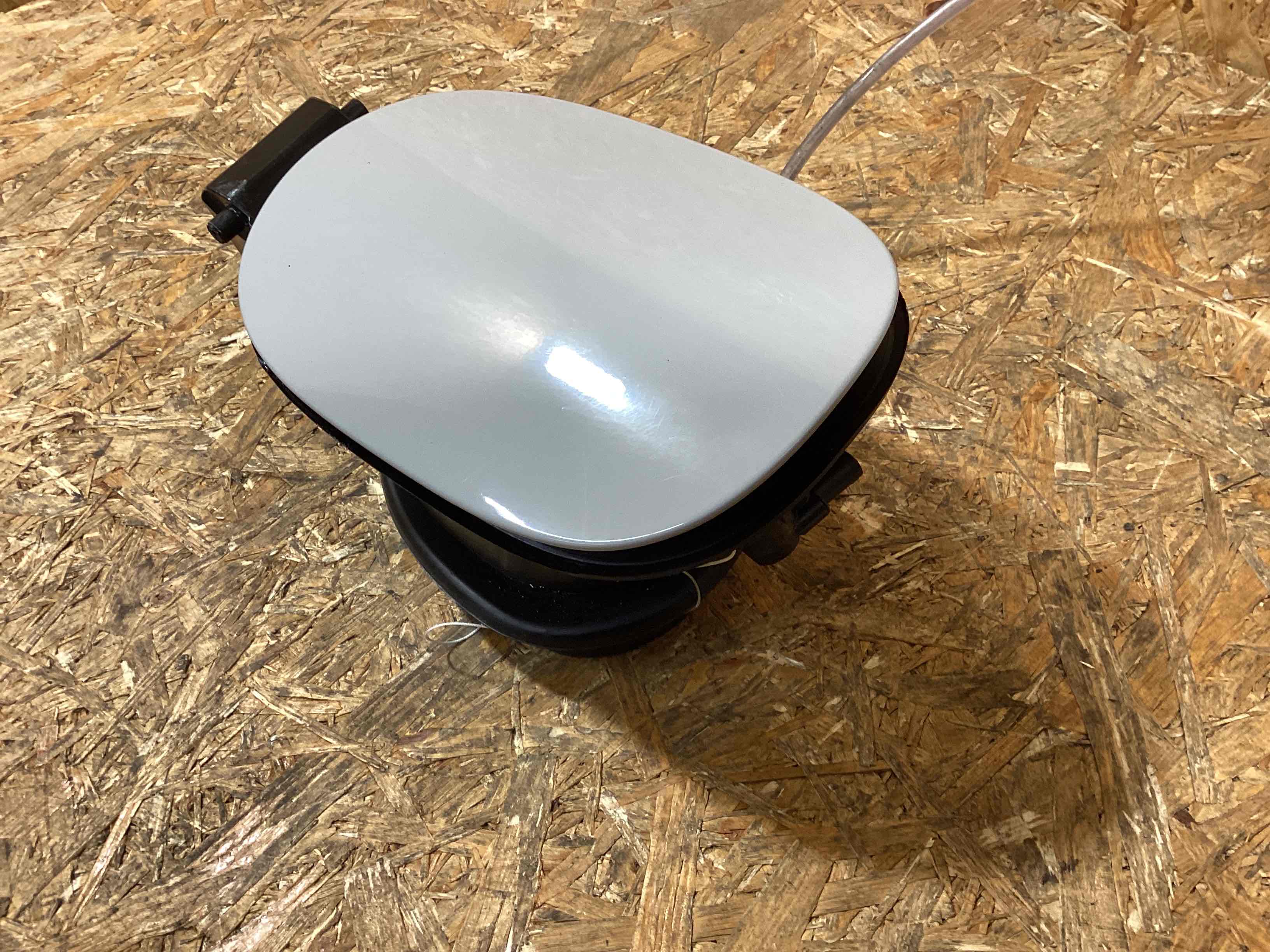 Лючок бака Porsche Macan 130226-109