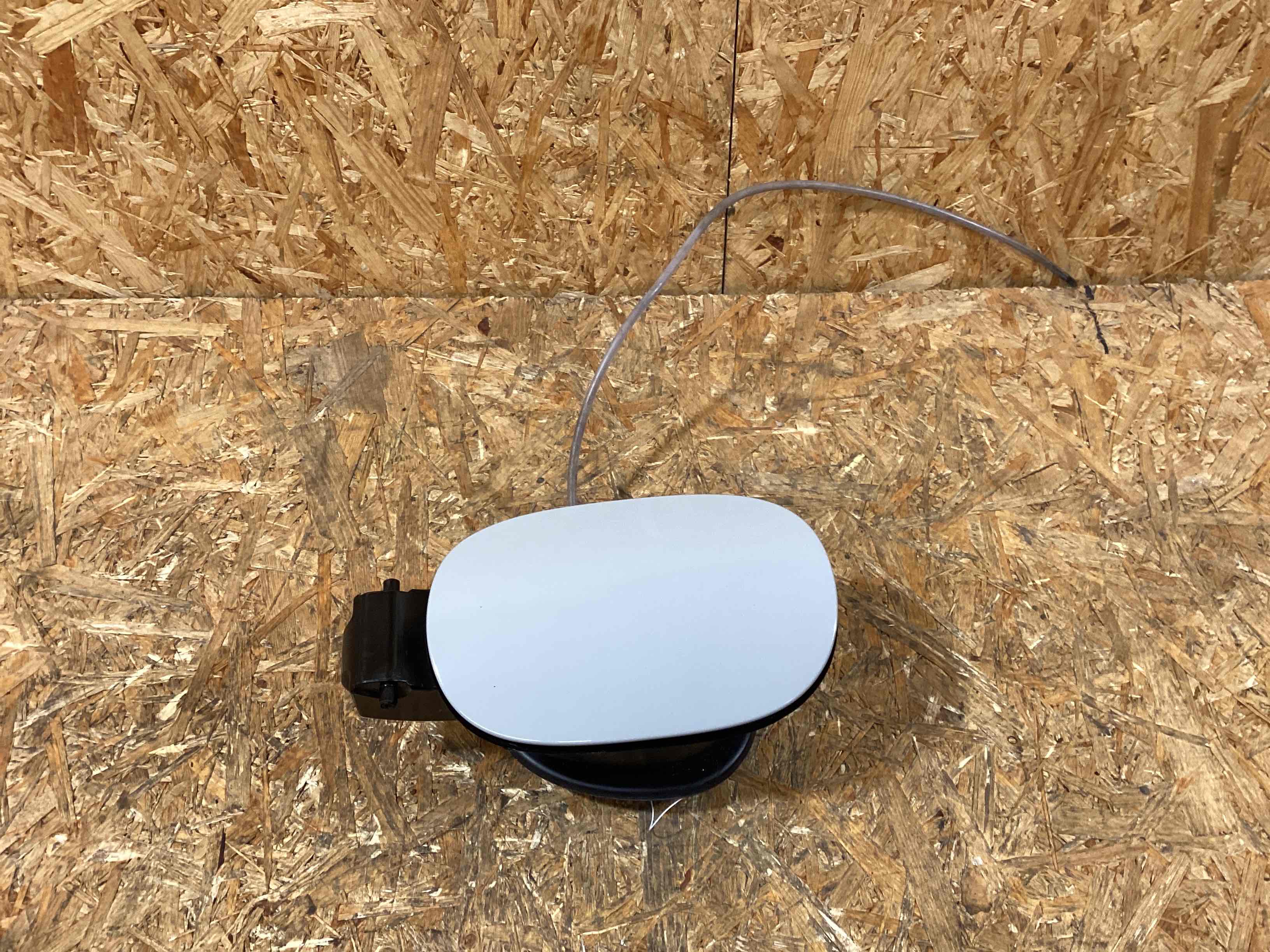 Лючок бака Porsche Macan 130226-109