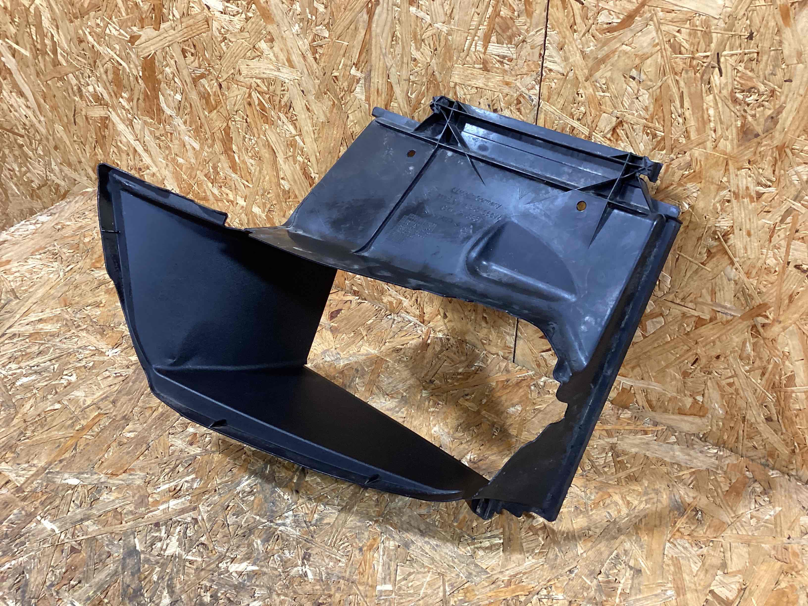 Воздуховод Porsche Panamera 130226-116