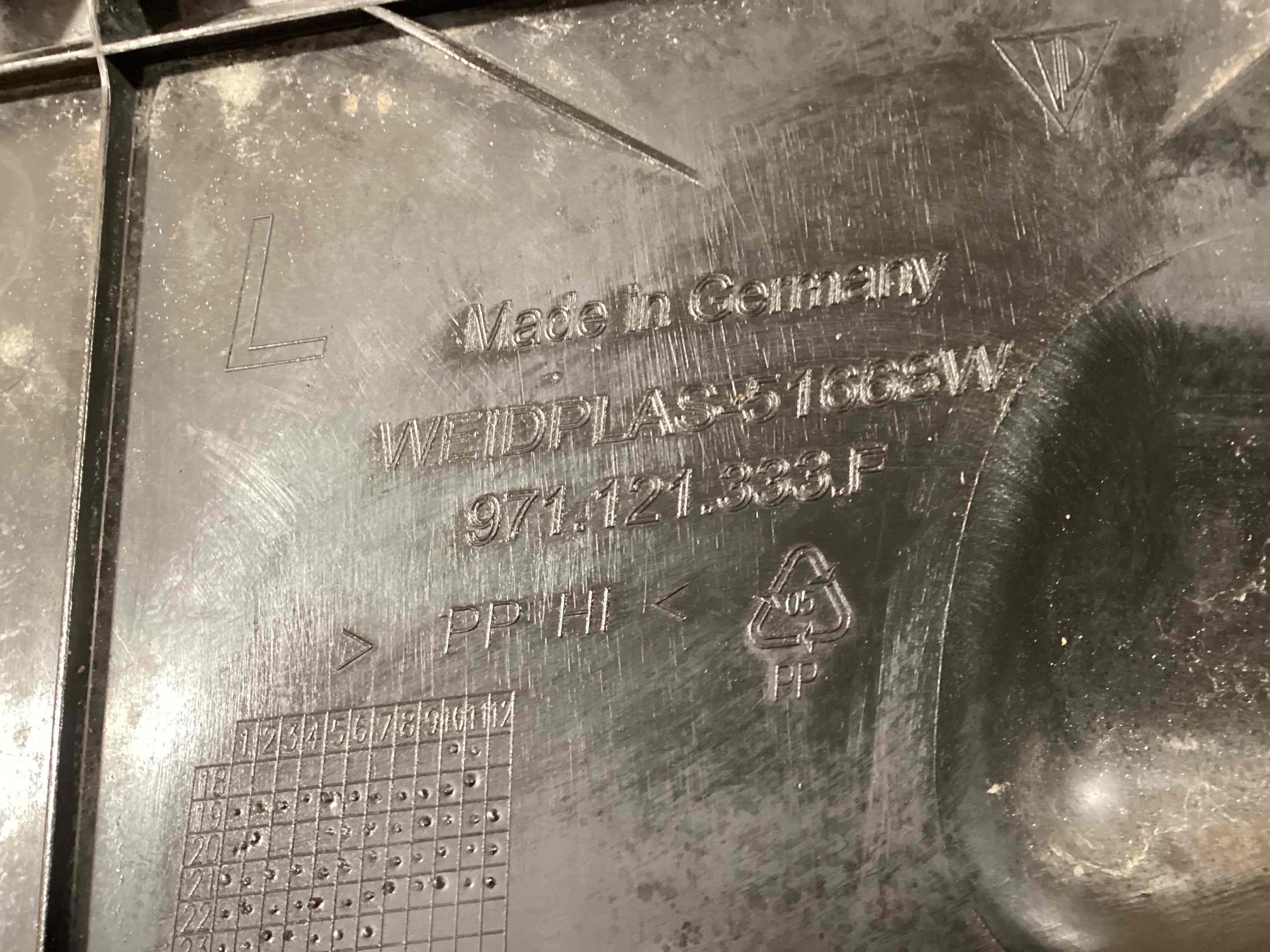 Воздуховод Porsche Panamera 130226-116