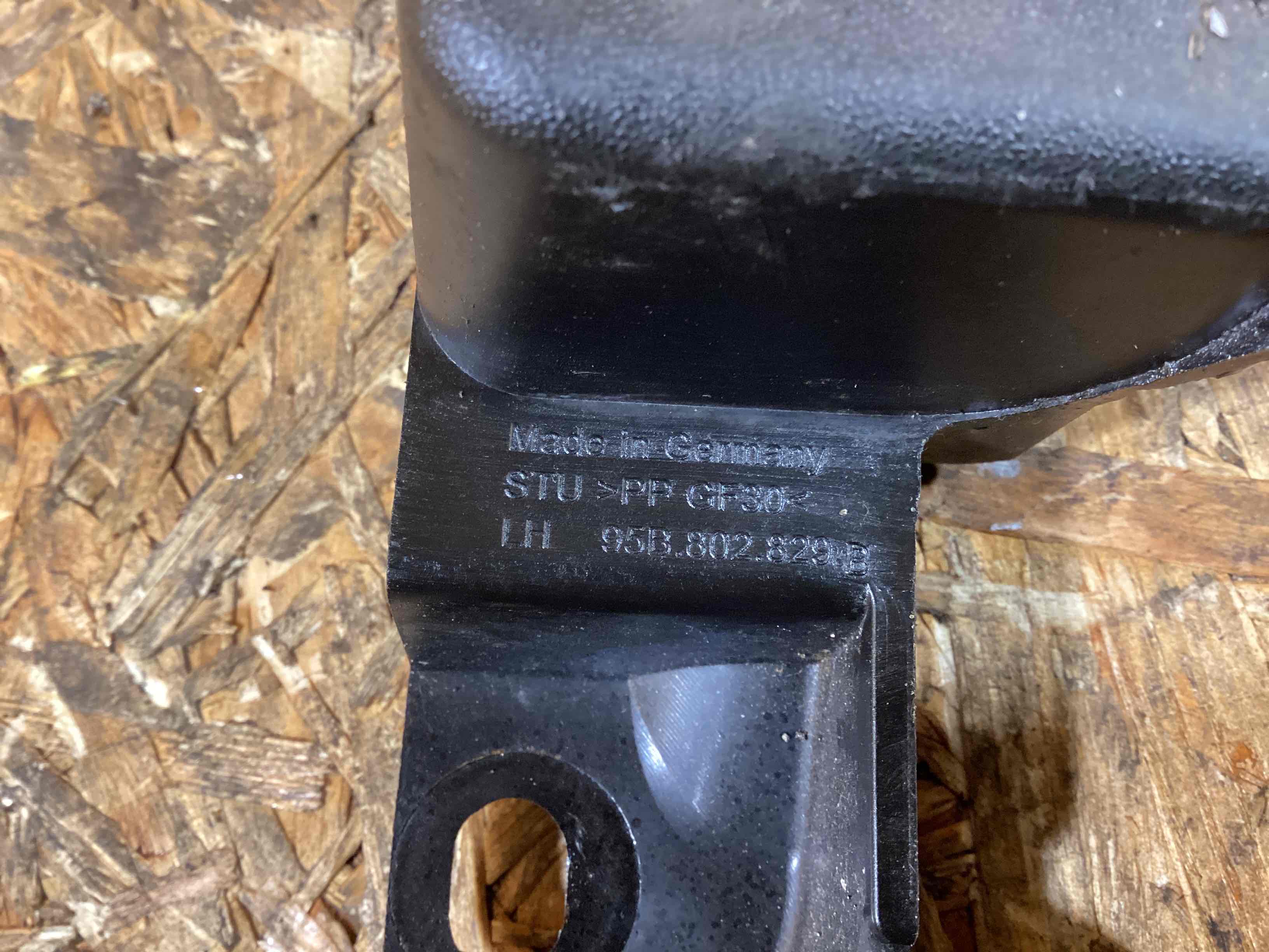 Крепление, кронштейн Porsche Macan 130226-119