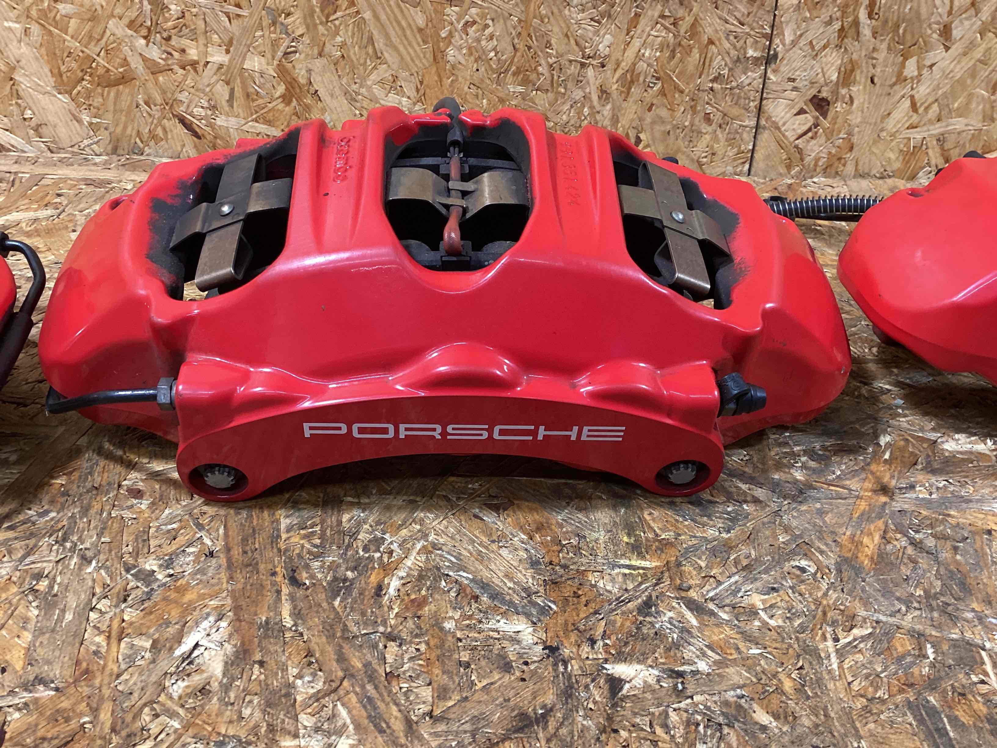 Суппорт передний правый Porsche 911 130226-124