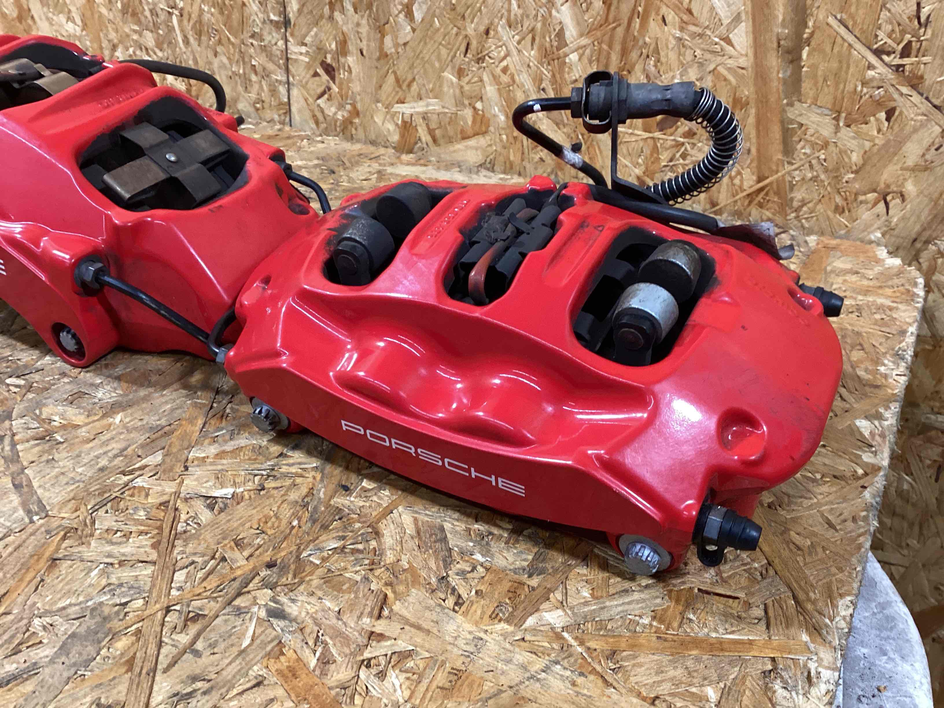 Суппорт передний правый Porsche 911 130226-124