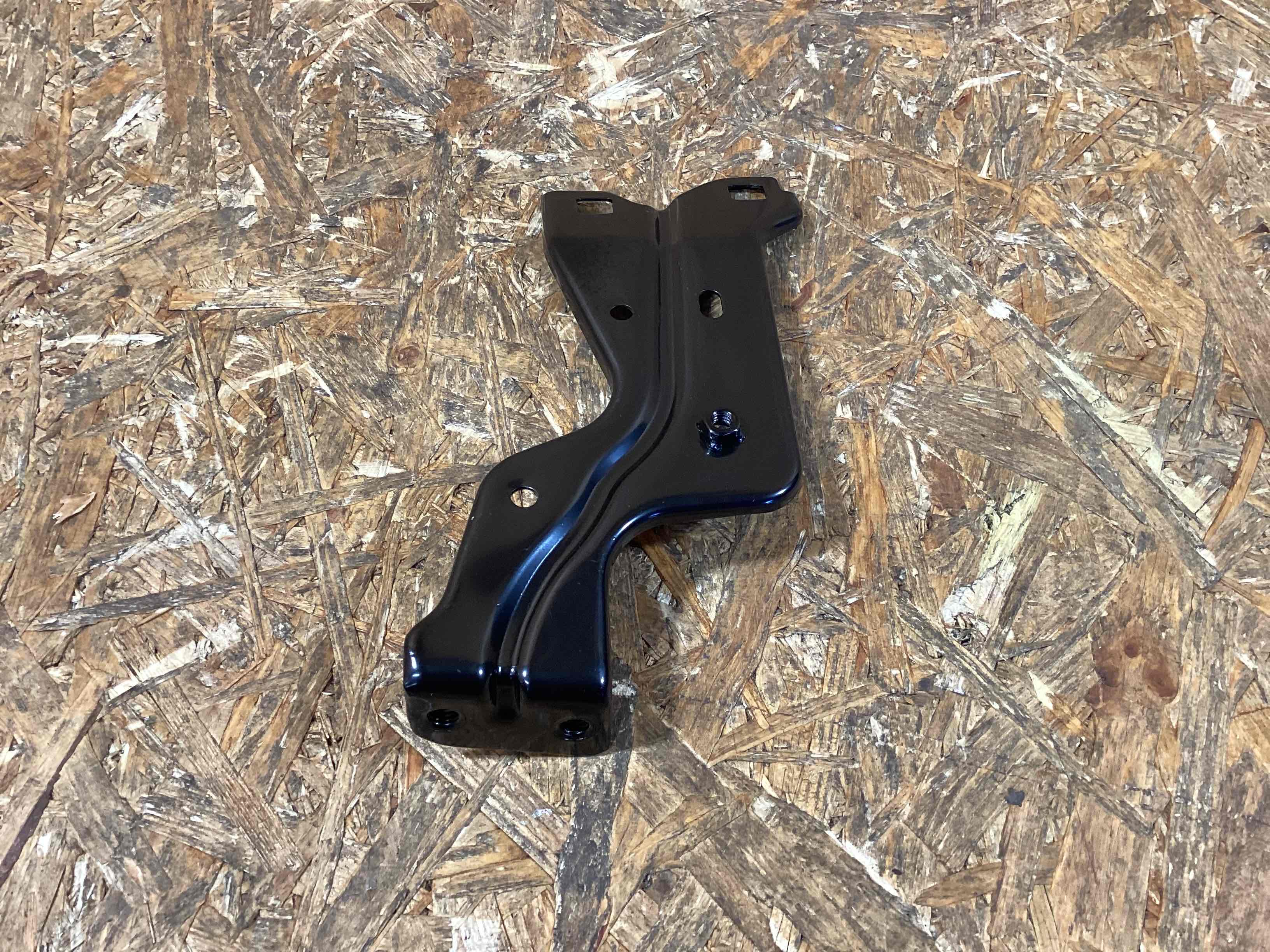 Крепление, кронштейн Porsche Macan 130326-115