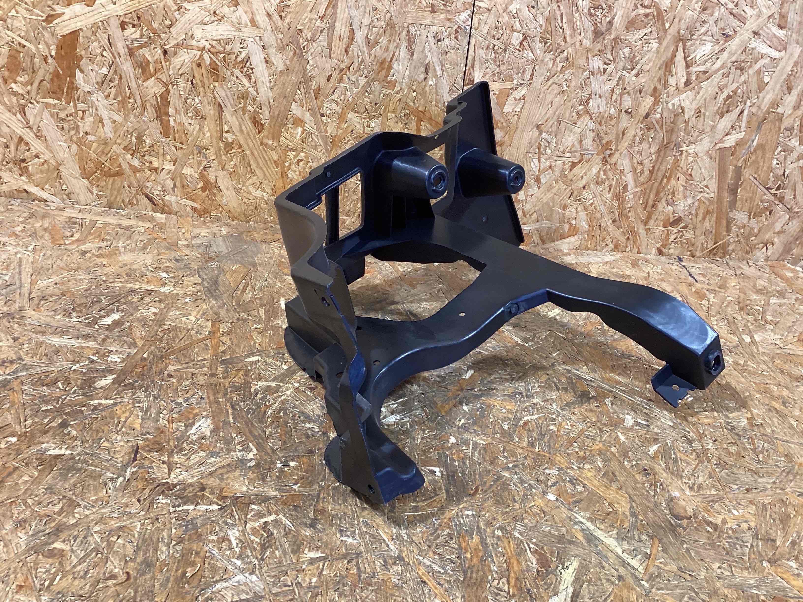 Крепление бампера Porsche Taycan 130326-119