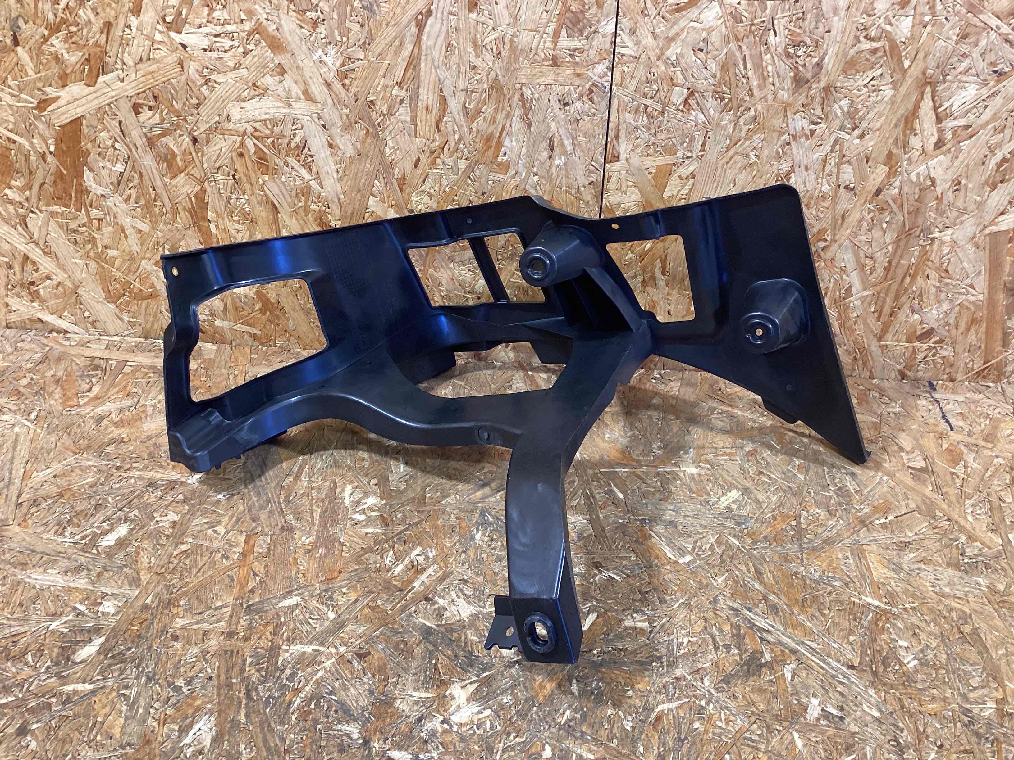 Крепление бампера Porsche Taycan 130326-119