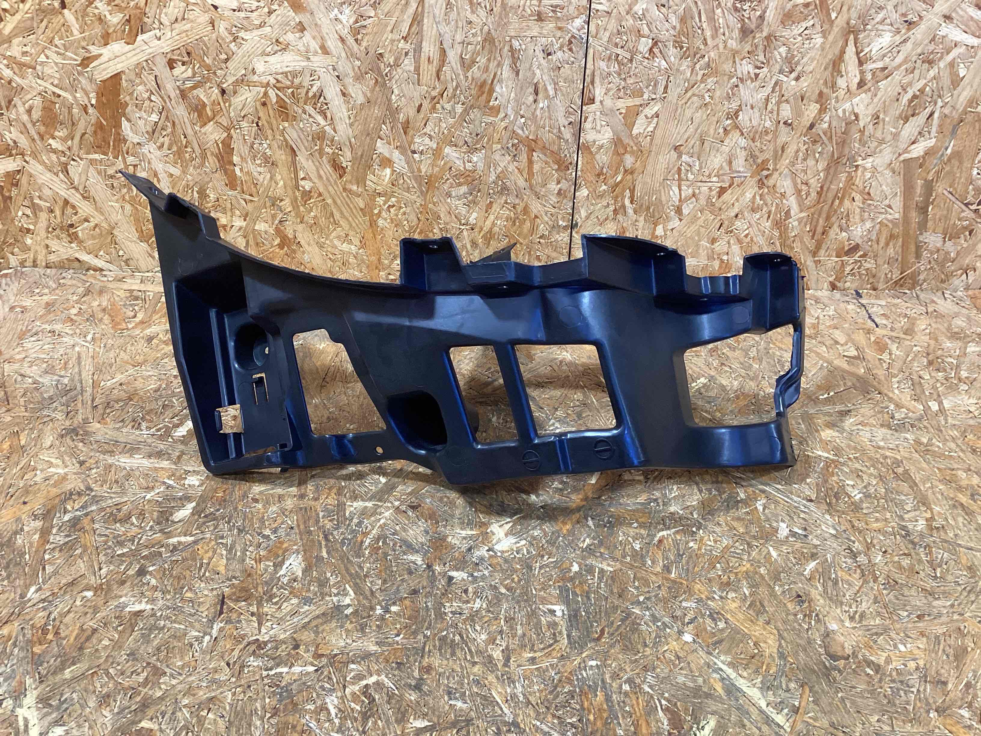 Крепление бампера Porsche Taycan 130326-121