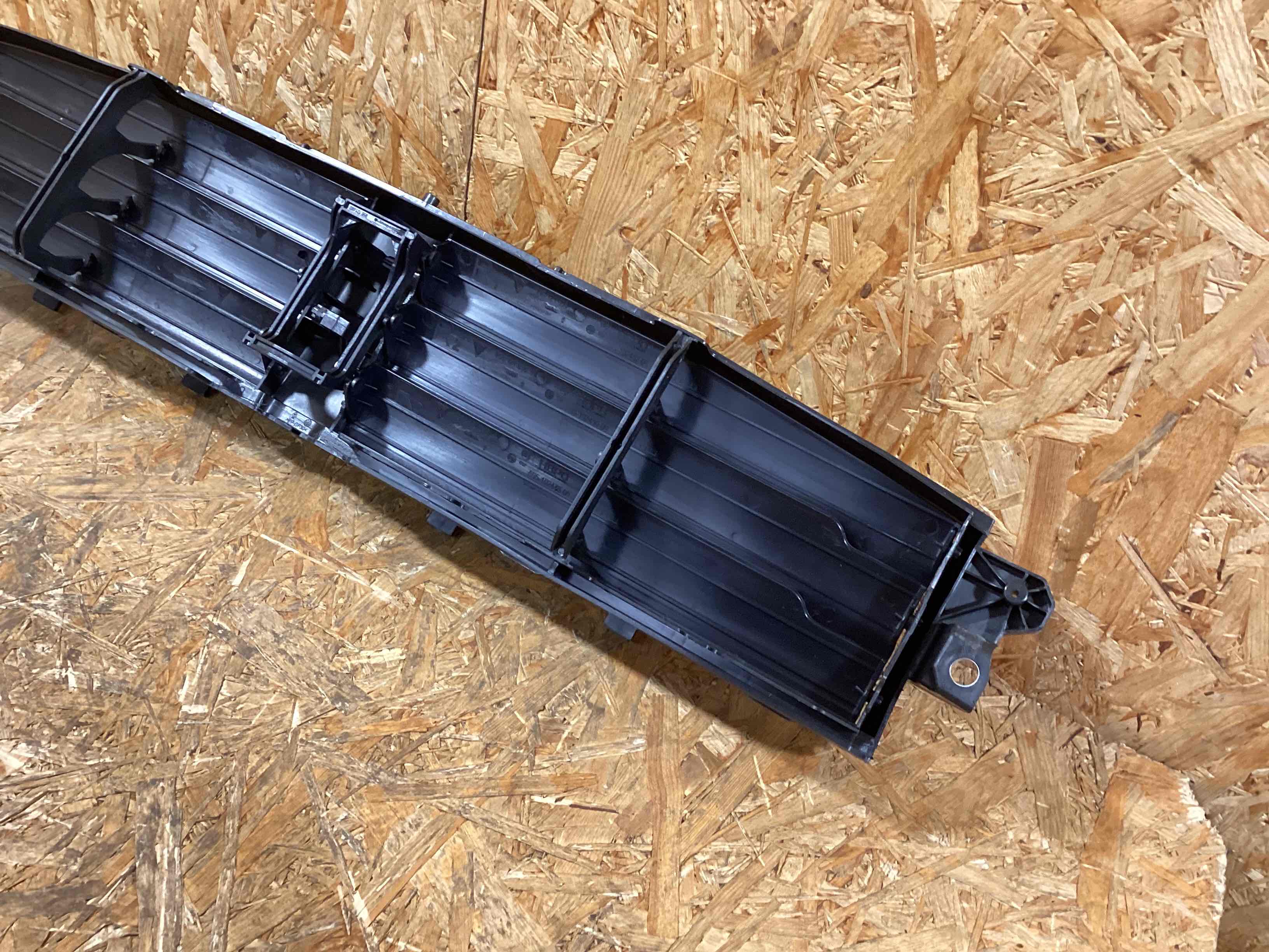 Жалюзи радиатора Porsche Macan 130326-142