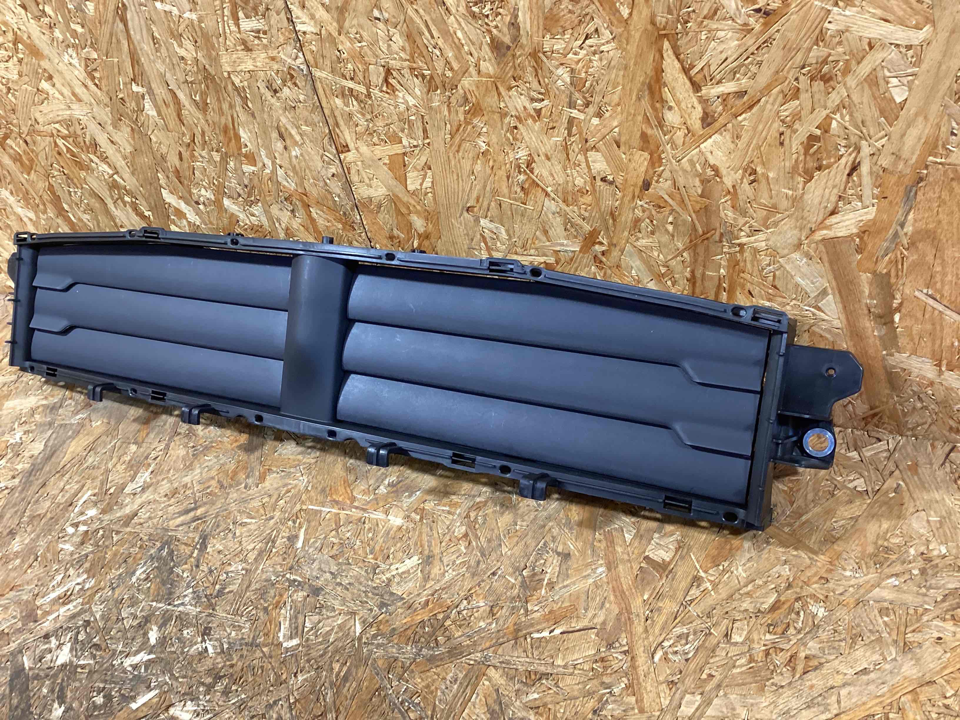 Жалюзи радиатора Porsche Macan 130326-143