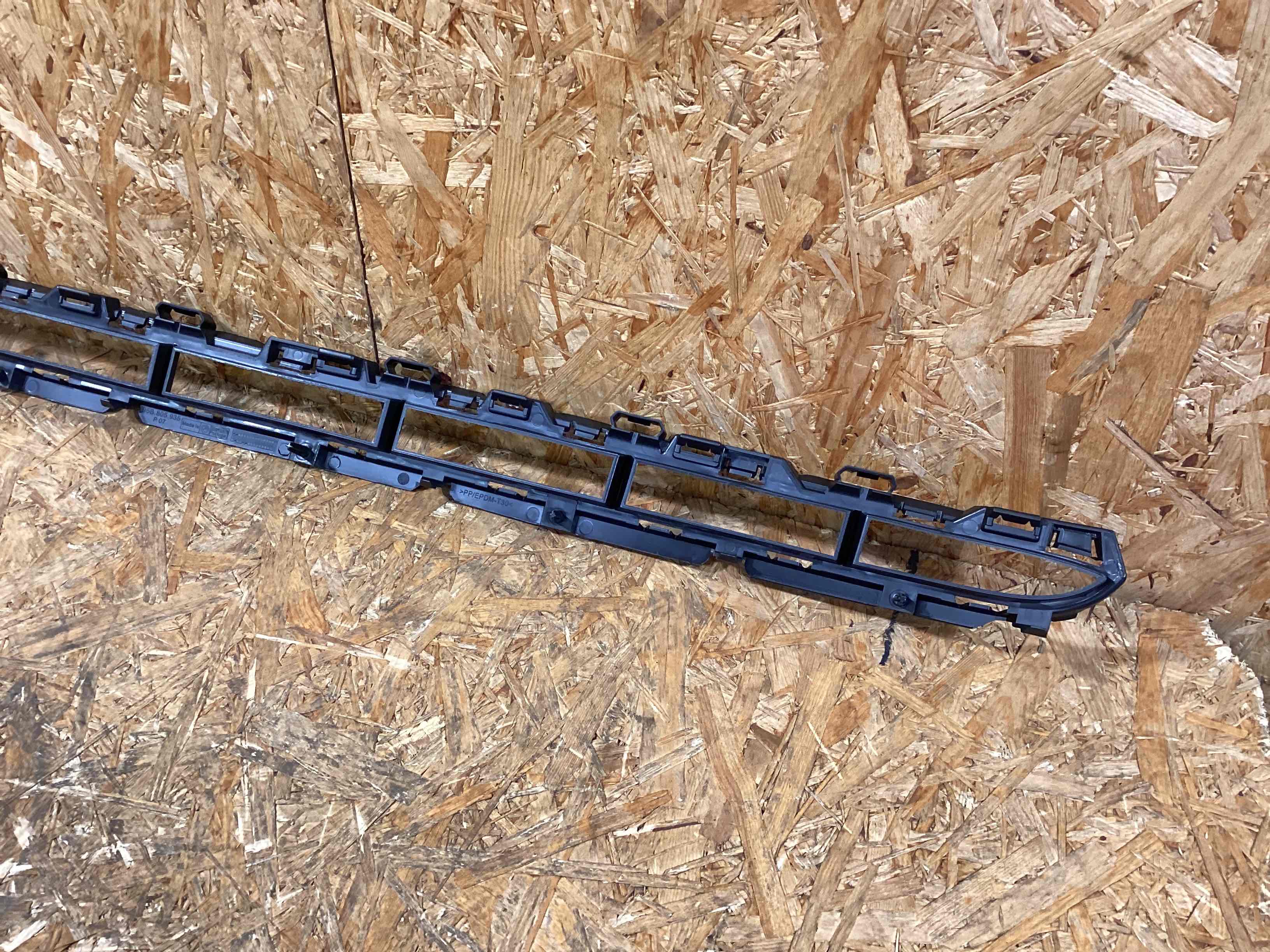 Заглушка, вставка (решетка) в бампер Porsche Macan 130326-144